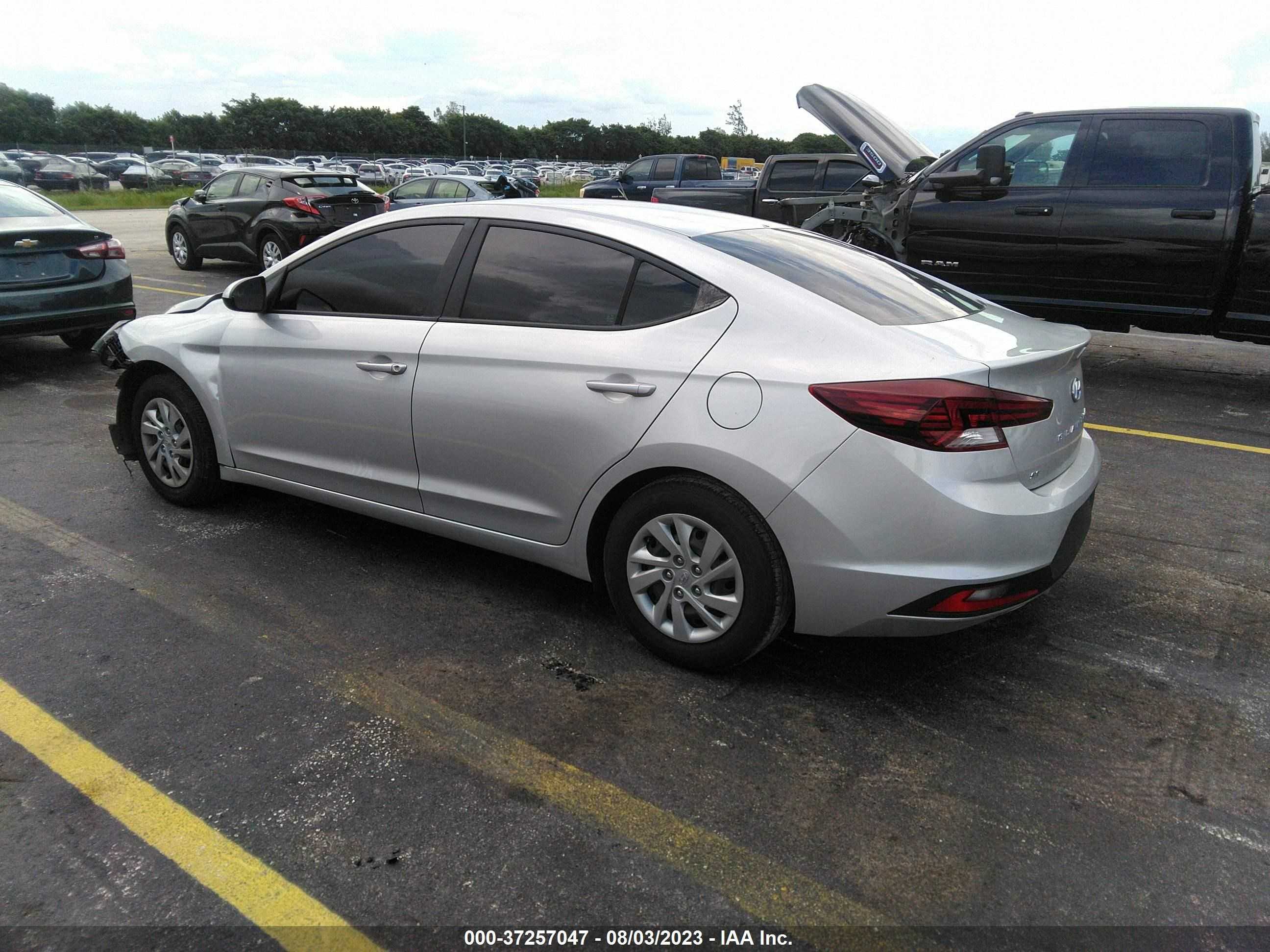 Photo 2 VIN: 5NPD74LF5KH473712 - HYUNDAI ELANTRA 