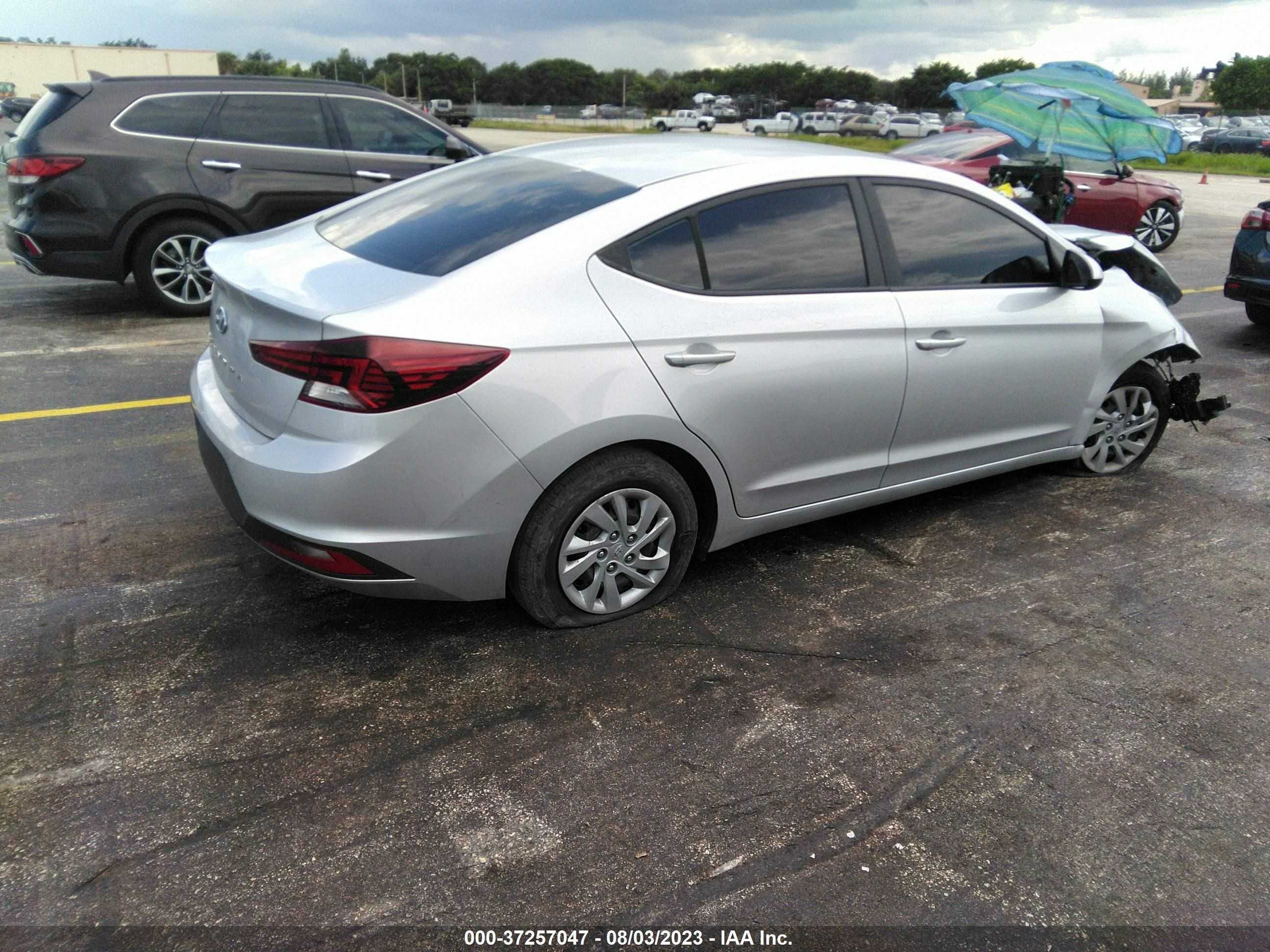 Photo 3 VIN: 5NPD74LF5KH473712 - HYUNDAI ELANTRA 