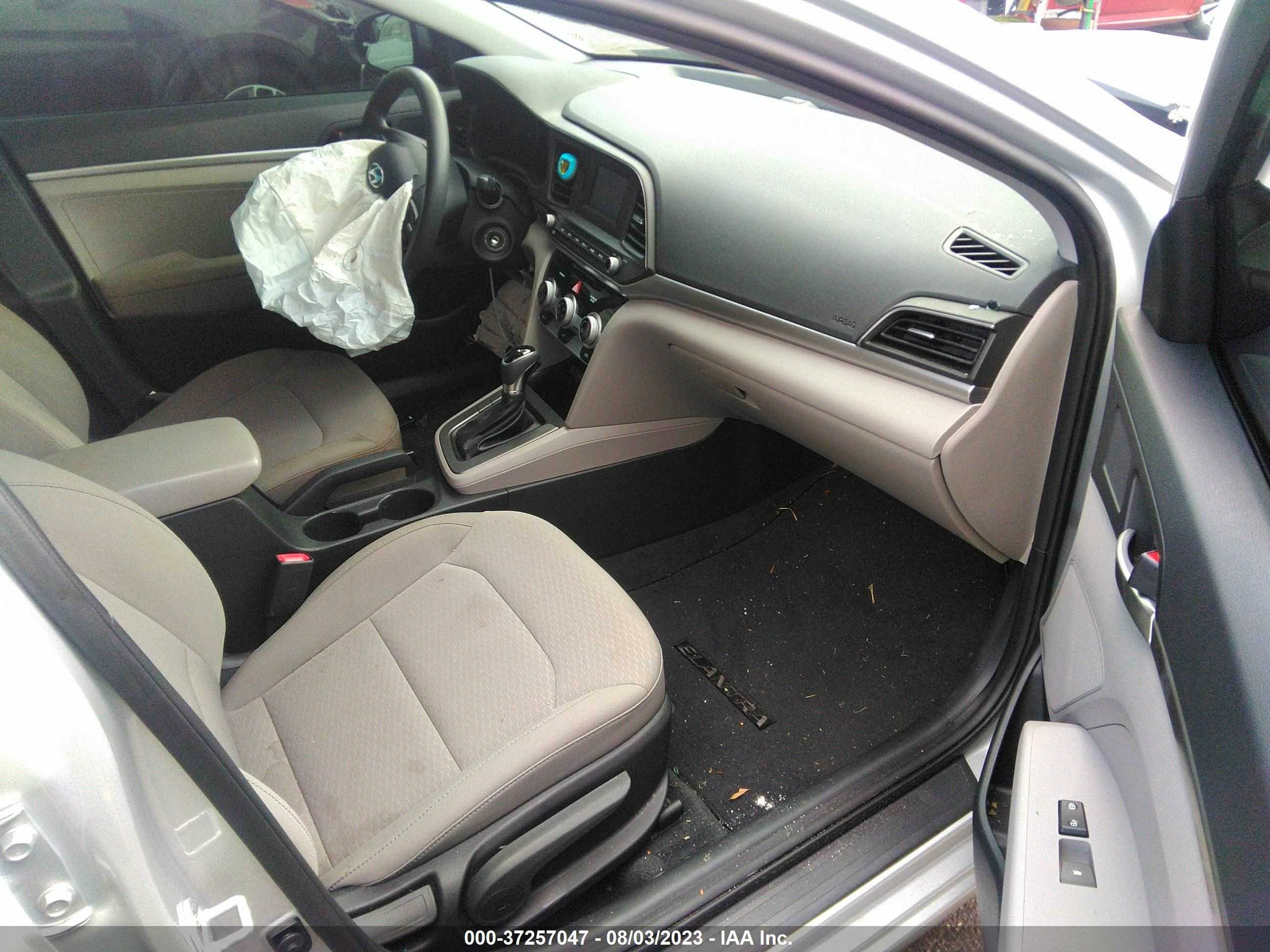 Photo 4 VIN: 5NPD74LF5KH473712 - HYUNDAI ELANTRA 