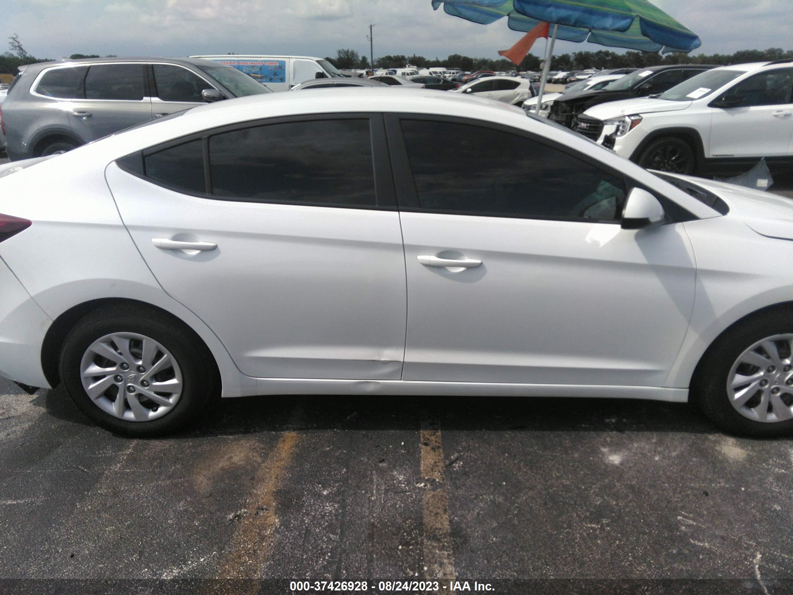 Photo 12 VIN: 5NPD74LF5KH480739 - HYUNDAI ELANTRA 