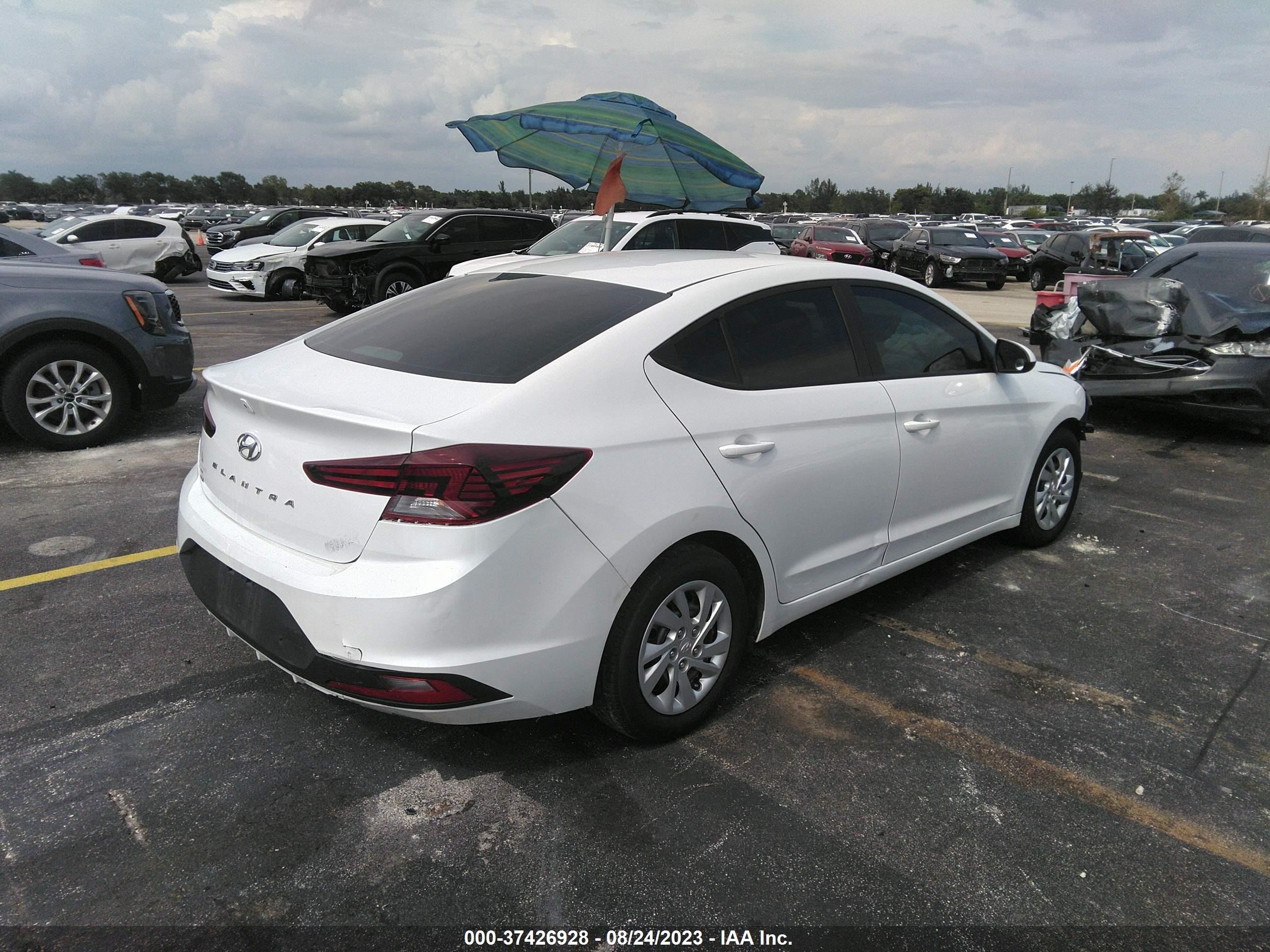 Photo 3 VIN: 5NPD74LF5KH480739 - HYUNDAI ELANTRA 