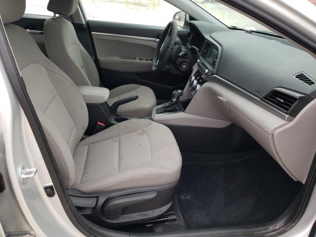 Photo 4 VIN: 5NPD74LF5KH490171 - HYUNDAI ELANTRA SE 