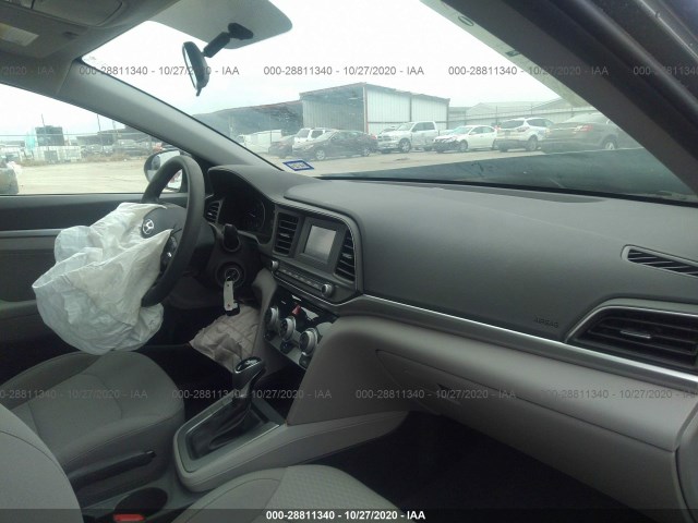 Photo 4 VIN: 5NPD74LF5KH490672 - HYUNDAI ELANTRA 