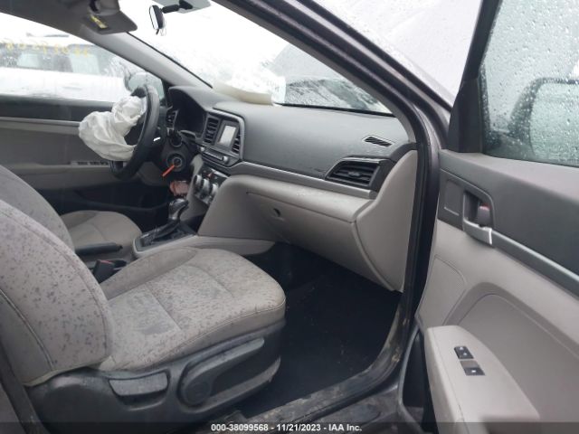 Photo 4 VIN: 5NPD74LF5KH497329 - HYUNDAI ELANTRA 