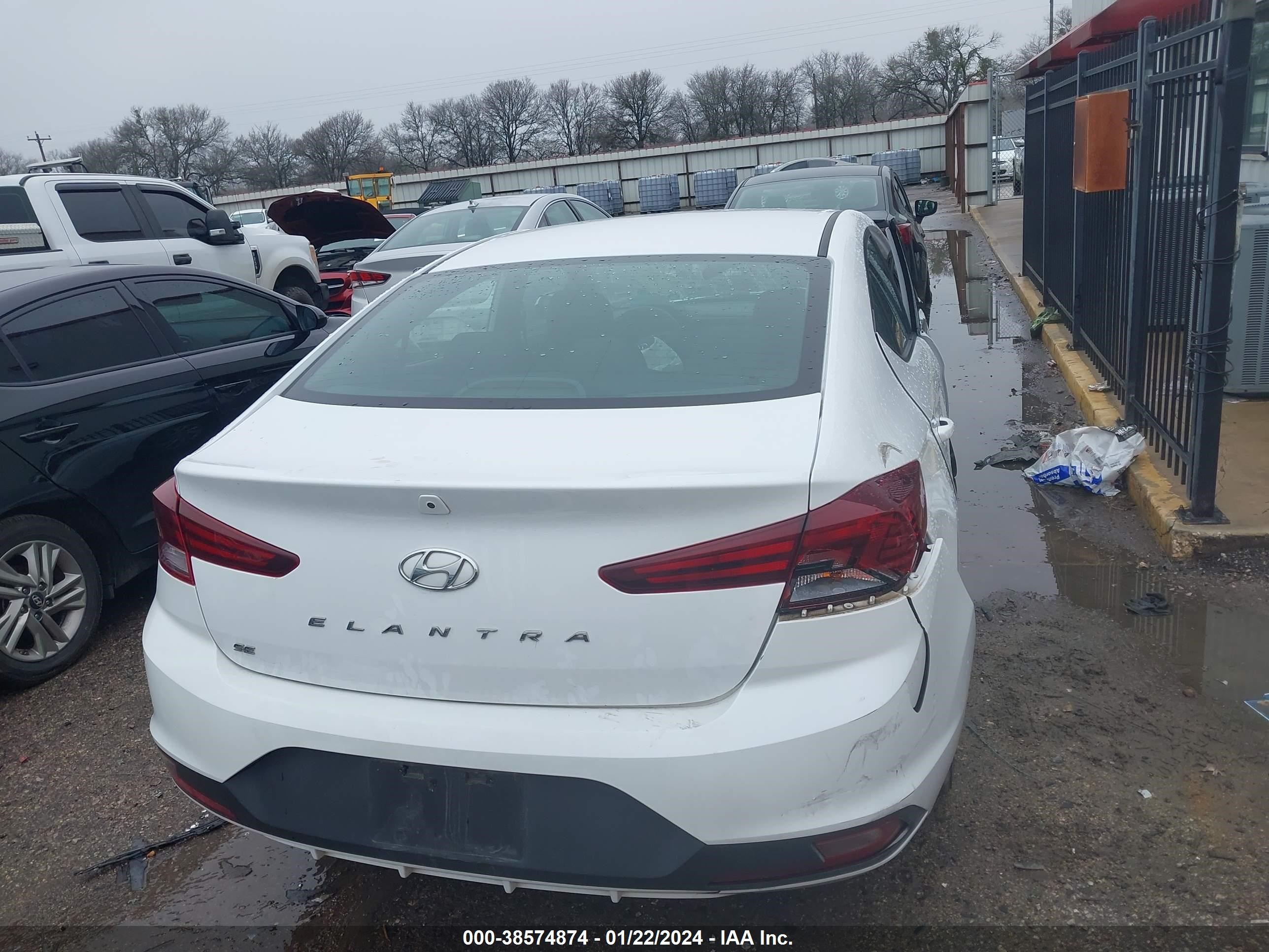 Photo 15 VIN: 5NPD74LF5LH500621 - HYUNDAI ELANTRA 