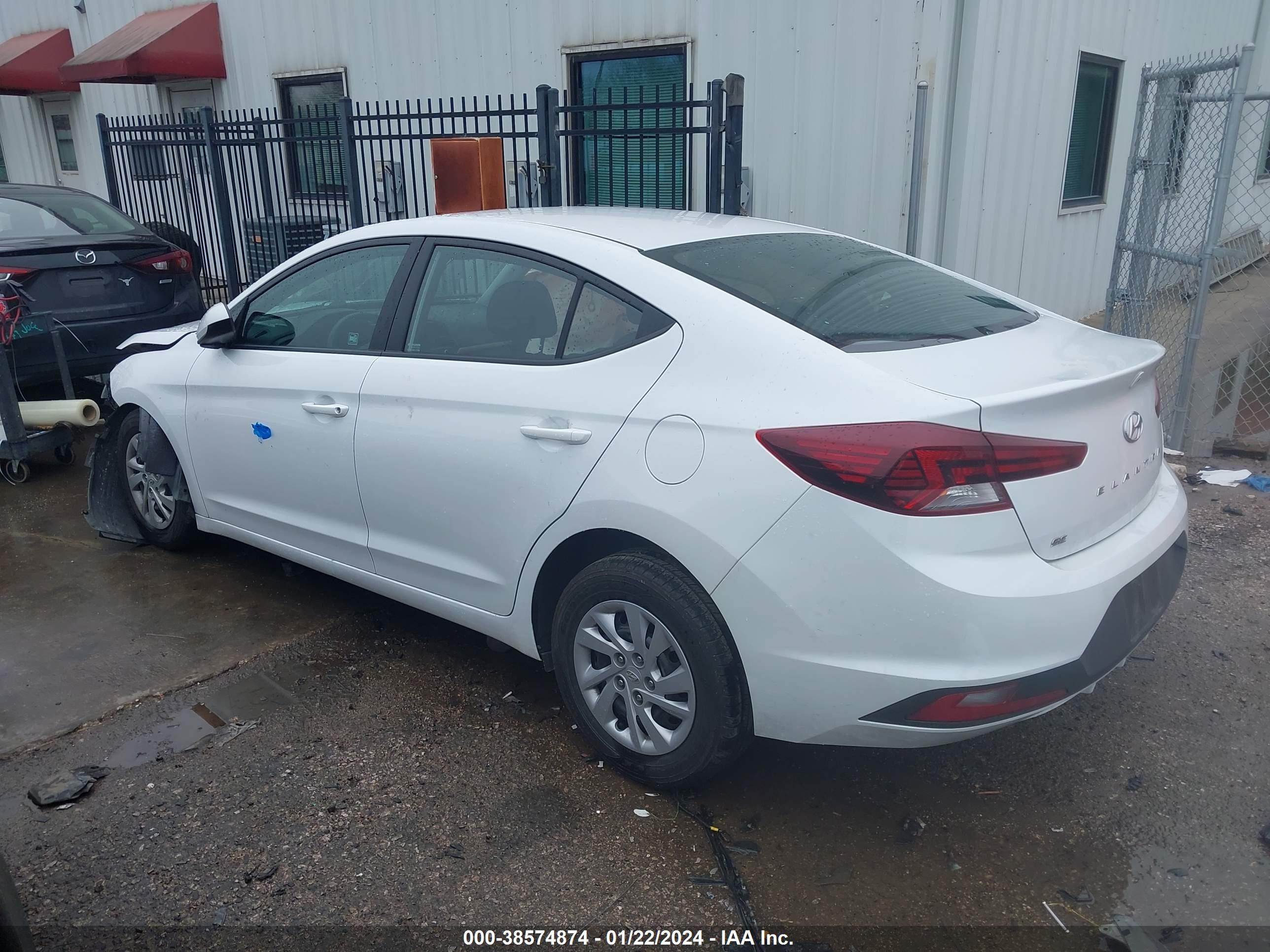 Photo 2 VIN: 5NPD74LF5LH500621 - HYUNDAI ELANTRA 