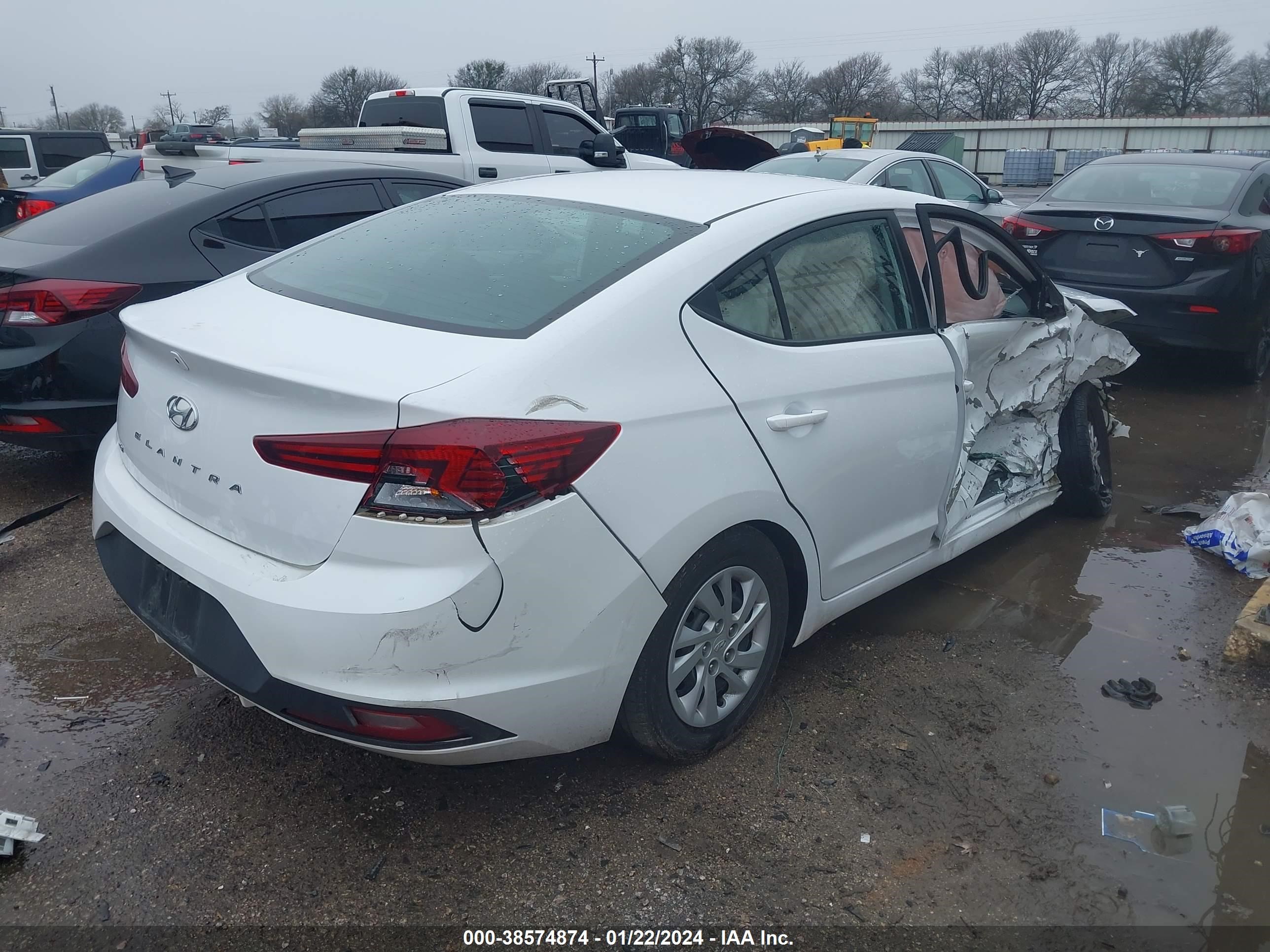 Photo 3 VIN: 5NPD74LF5LH500621 - HYUNDAI ELANTRA 