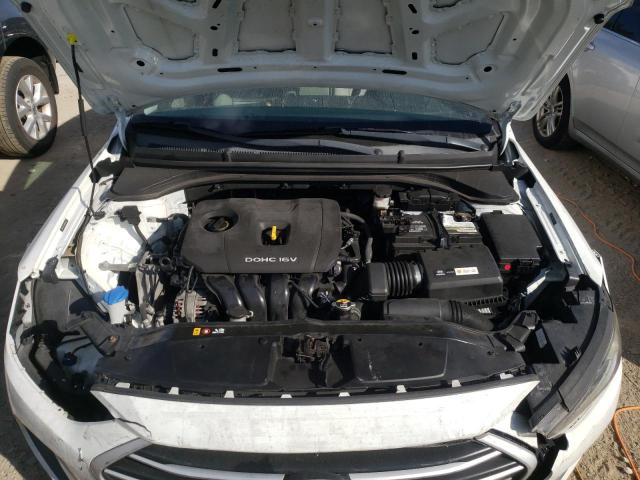 Photo 6 VIN: 5NPD74LF6HH040585 - HYUNDAI ELANTRA SE 