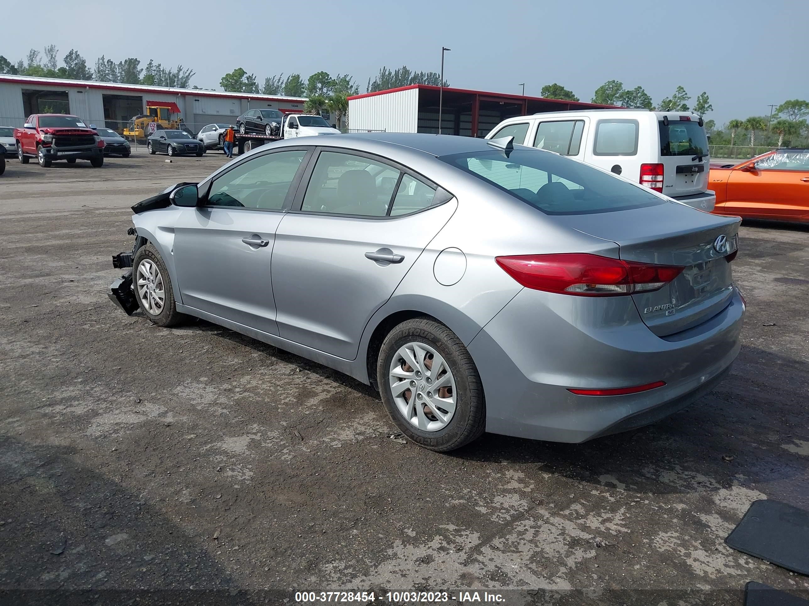 Photo 2 VIN: 5NPD74LF6HH067933 - HYUNDAI ELANTRA 