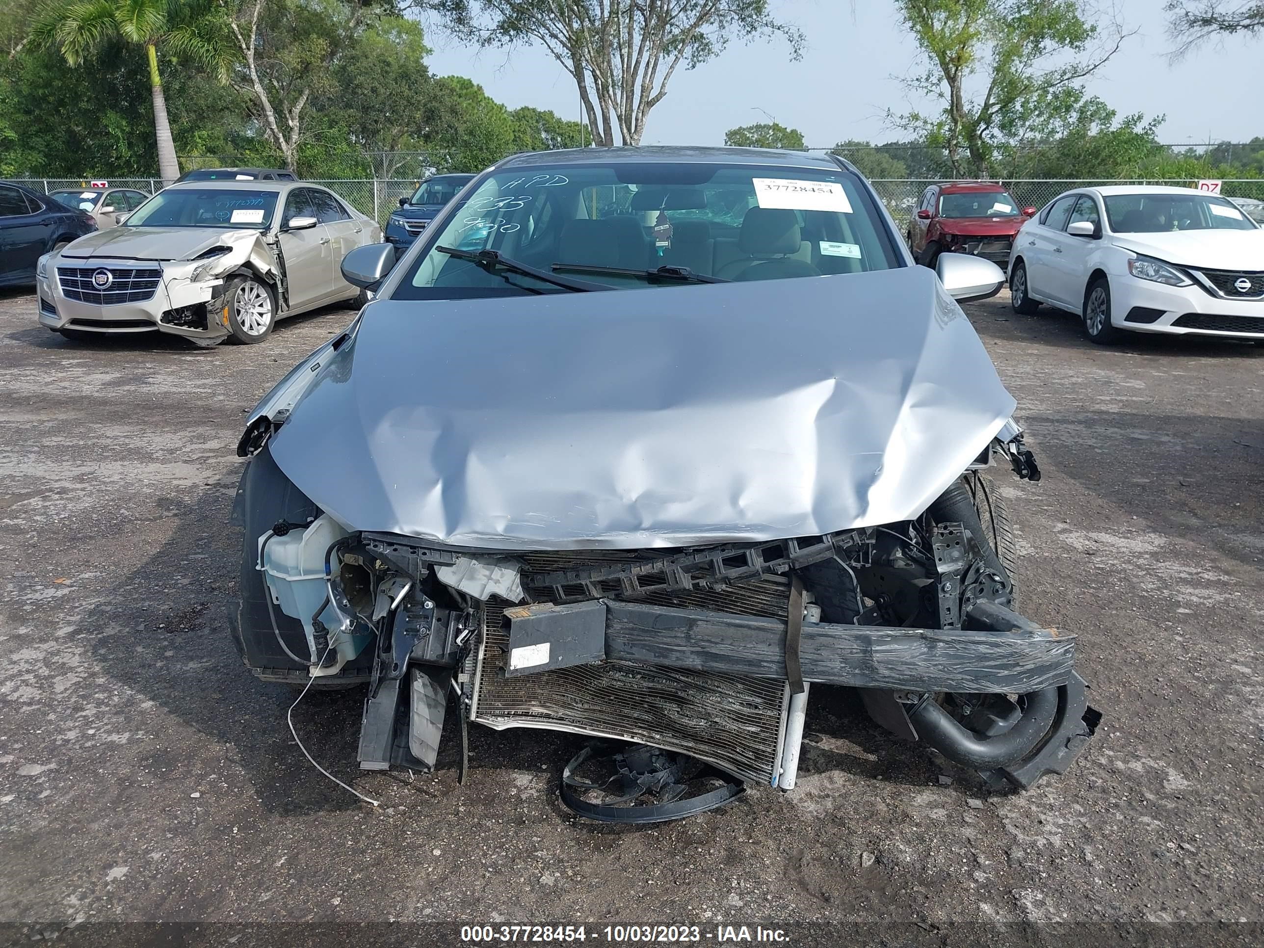 Photo 5 VIN: 5NPD74LF6HH067933 - HYUNDAI ELANTRA 