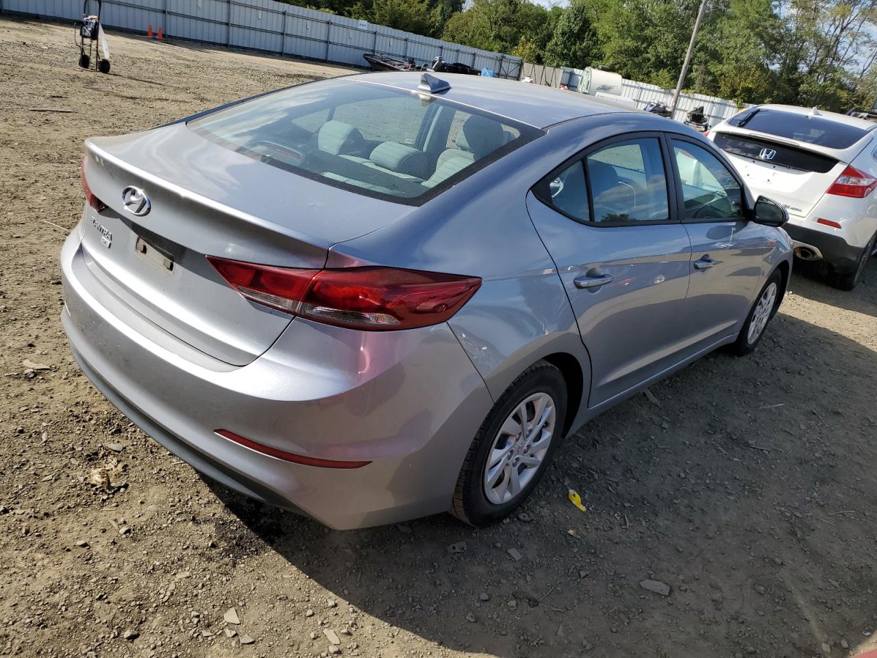 Photo 2 VIN: 5NPD74LF6HH187182 - HYUNDAI ELANTRA 