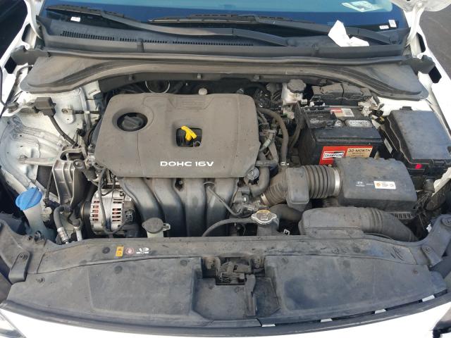 Photo 6 VIN: 5NPD74LF6HH208211 - HYUNDAI ELANTRA SE 