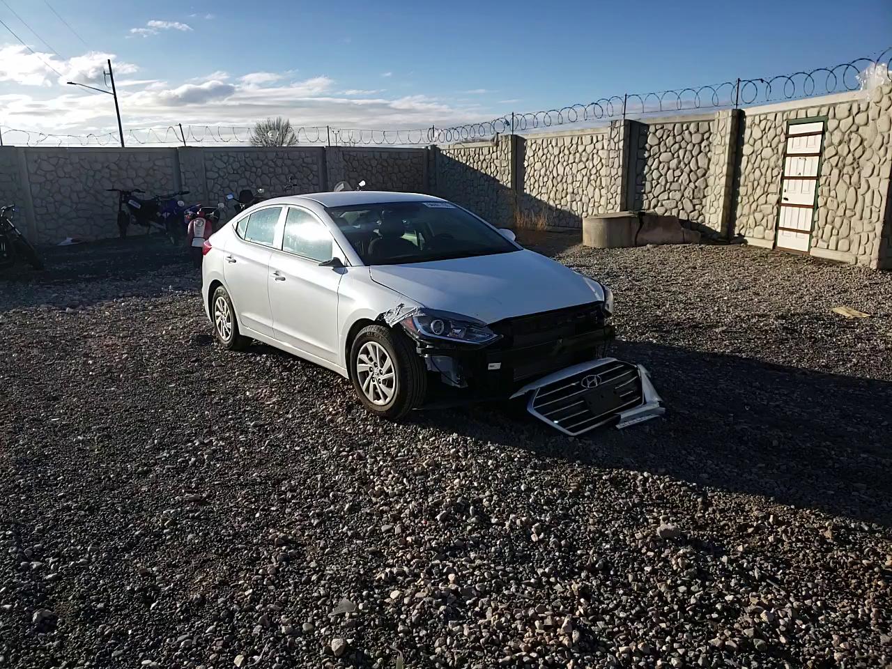 Photo 10 VIN: 5NPD74LF6JH316379 - HYUNDAI ELANTRA 