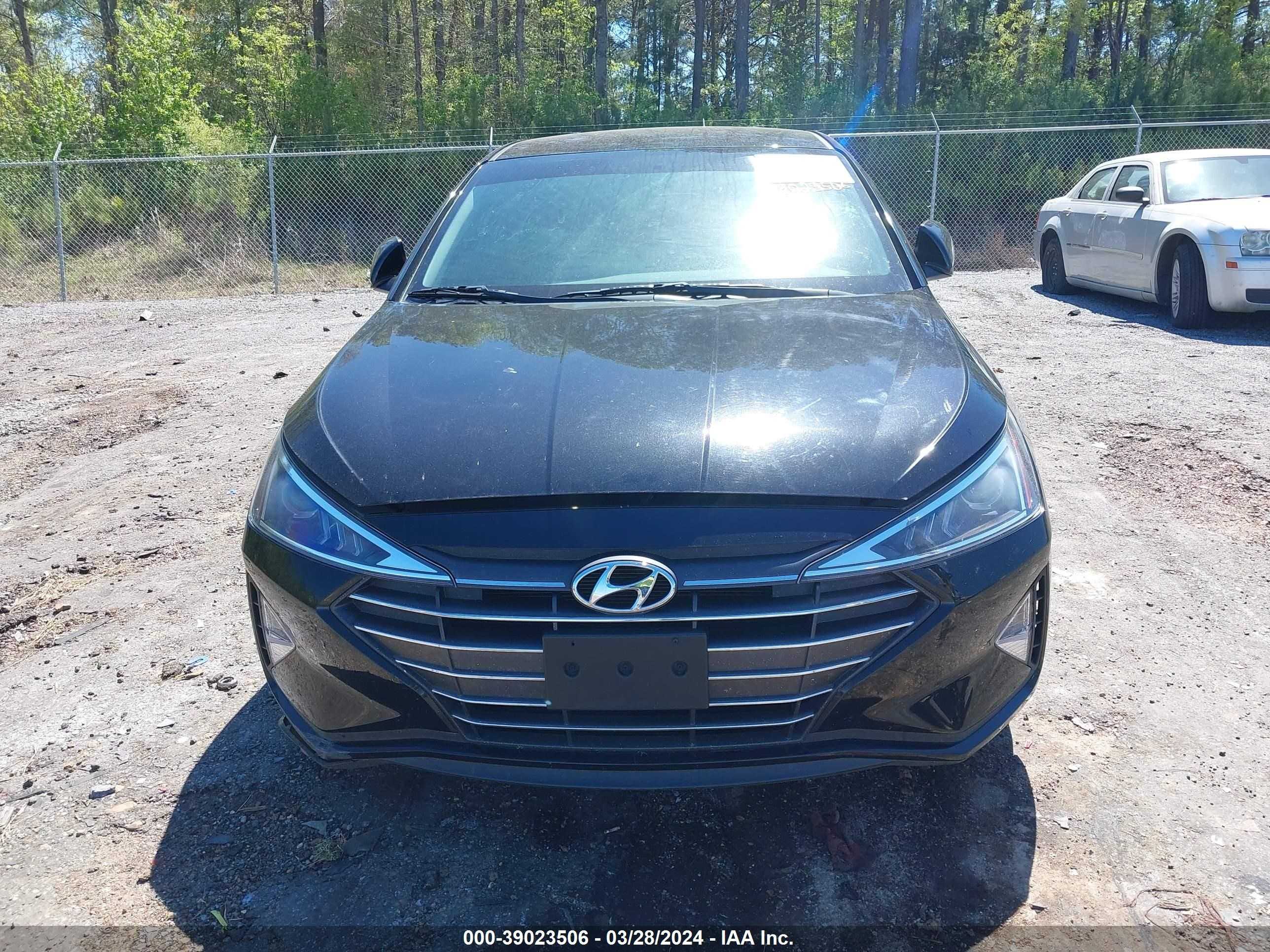 Photo 5 VIN: 5NPD74LF6KH467420 - HYUNDAI ELANTRA 