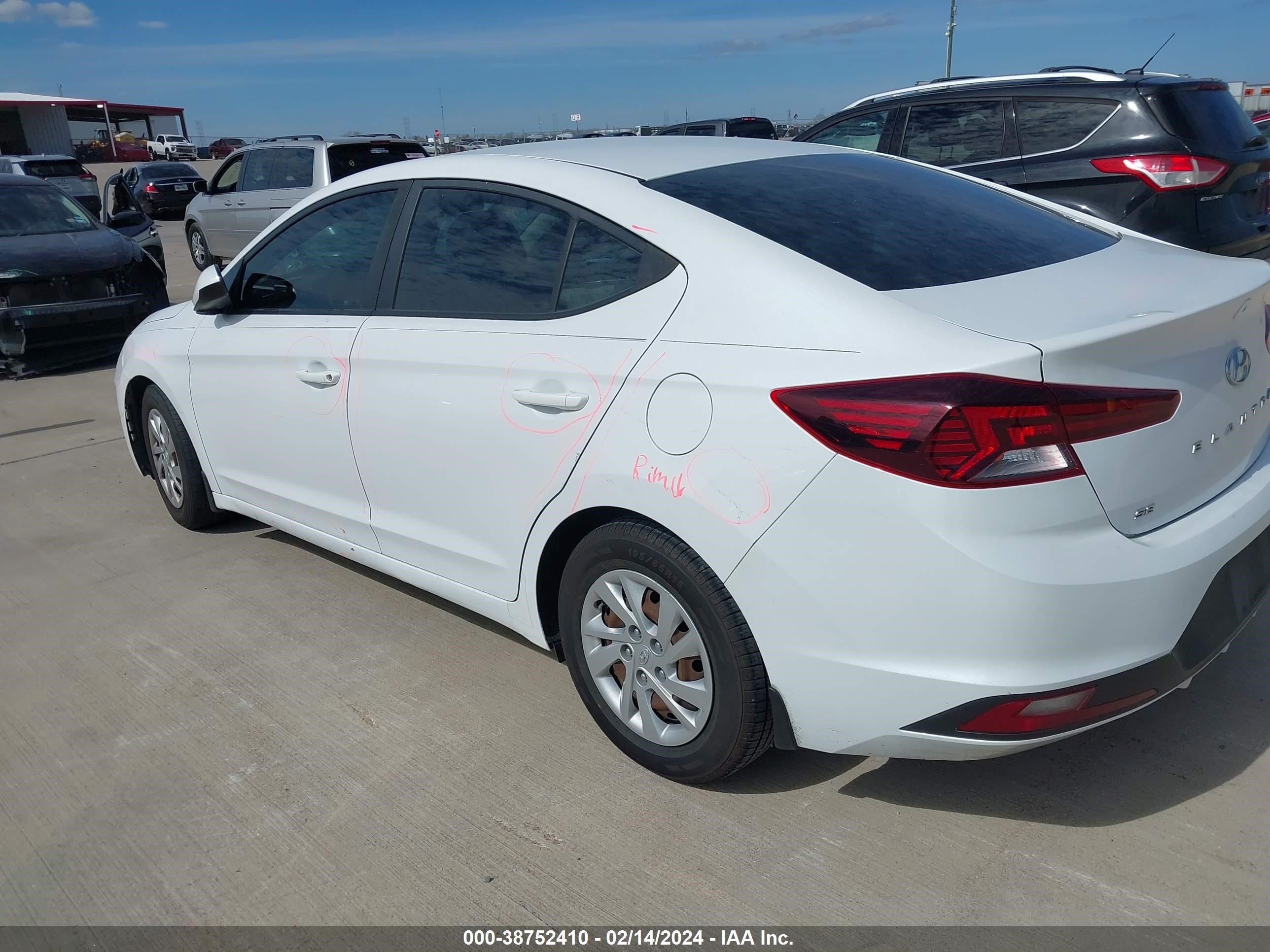 Photo 2 VIN: 5NPD74LF6KH491362 - HYUNDAI ELANTRA 