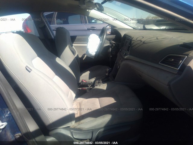 Photo 4 VIN: 5NPD74LF7HH069447 - HYUNDAI ELANTRA 