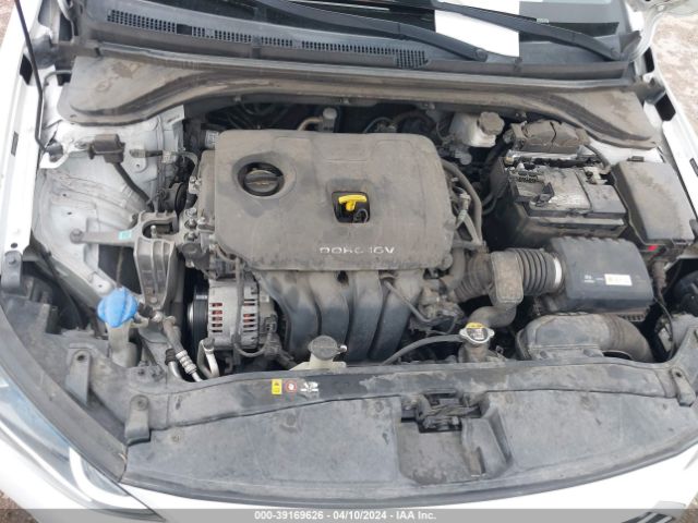 Photo 9 VIN: 5NPD74LF7HH080870 - HYUNDAI ELANTRA 