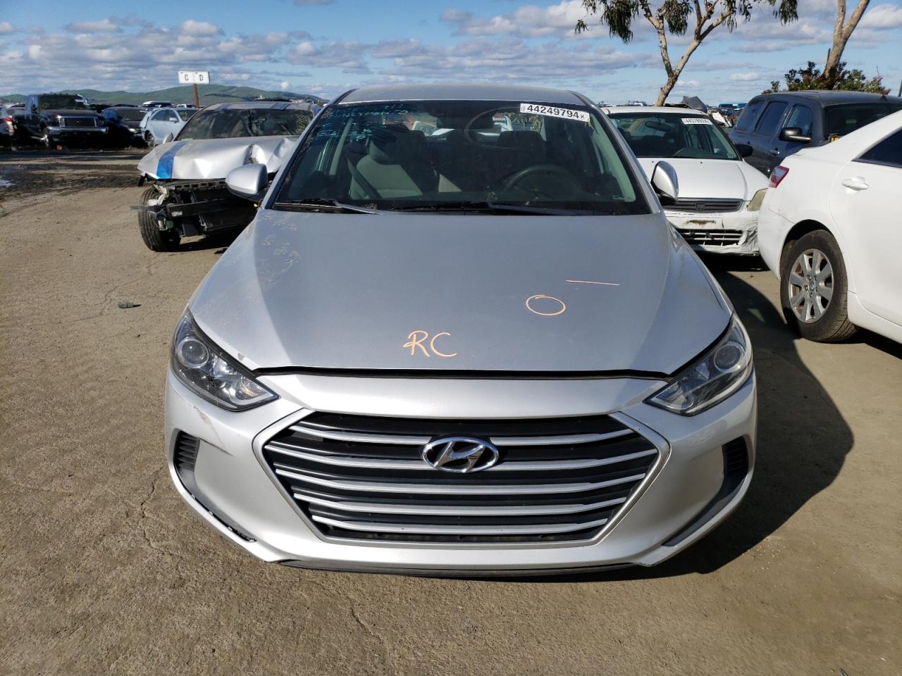 Photo 4 VIN: 5NPD74LF7HH081484 - HYUNDAI ELANTRA 