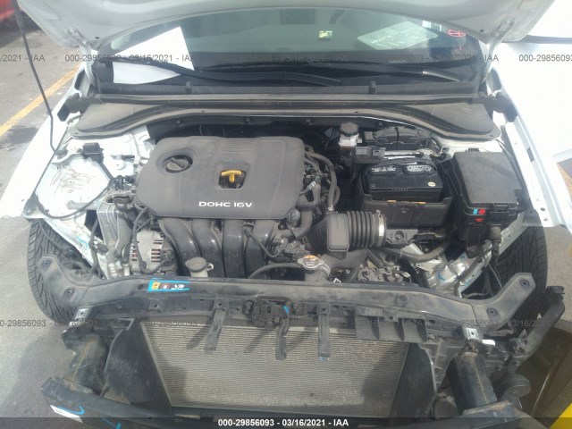 Photo 9 VIN: 5NPD74LF7HH138539 - HYUNDAI ELANTRA 