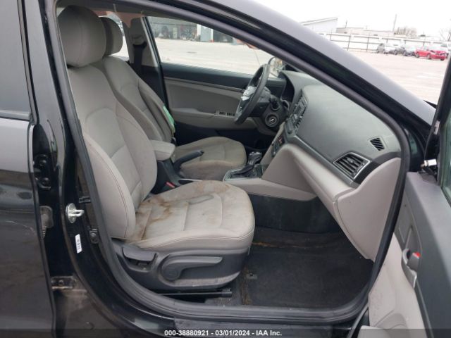 Photo 4 VIN: 5NPD74LF7HH148939 - HYUNDAI ELANTRA 