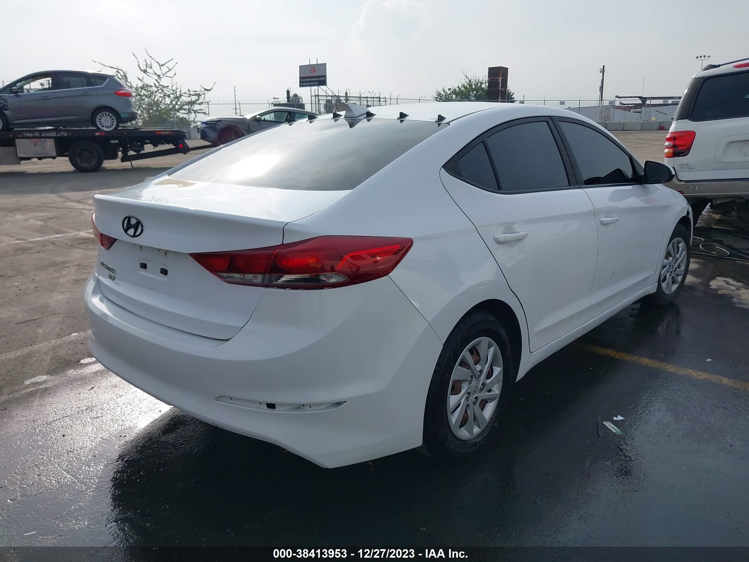 Photo 3 VIN: 5NPD74LF7HH153591 - HYUNDAI ELANTRA 