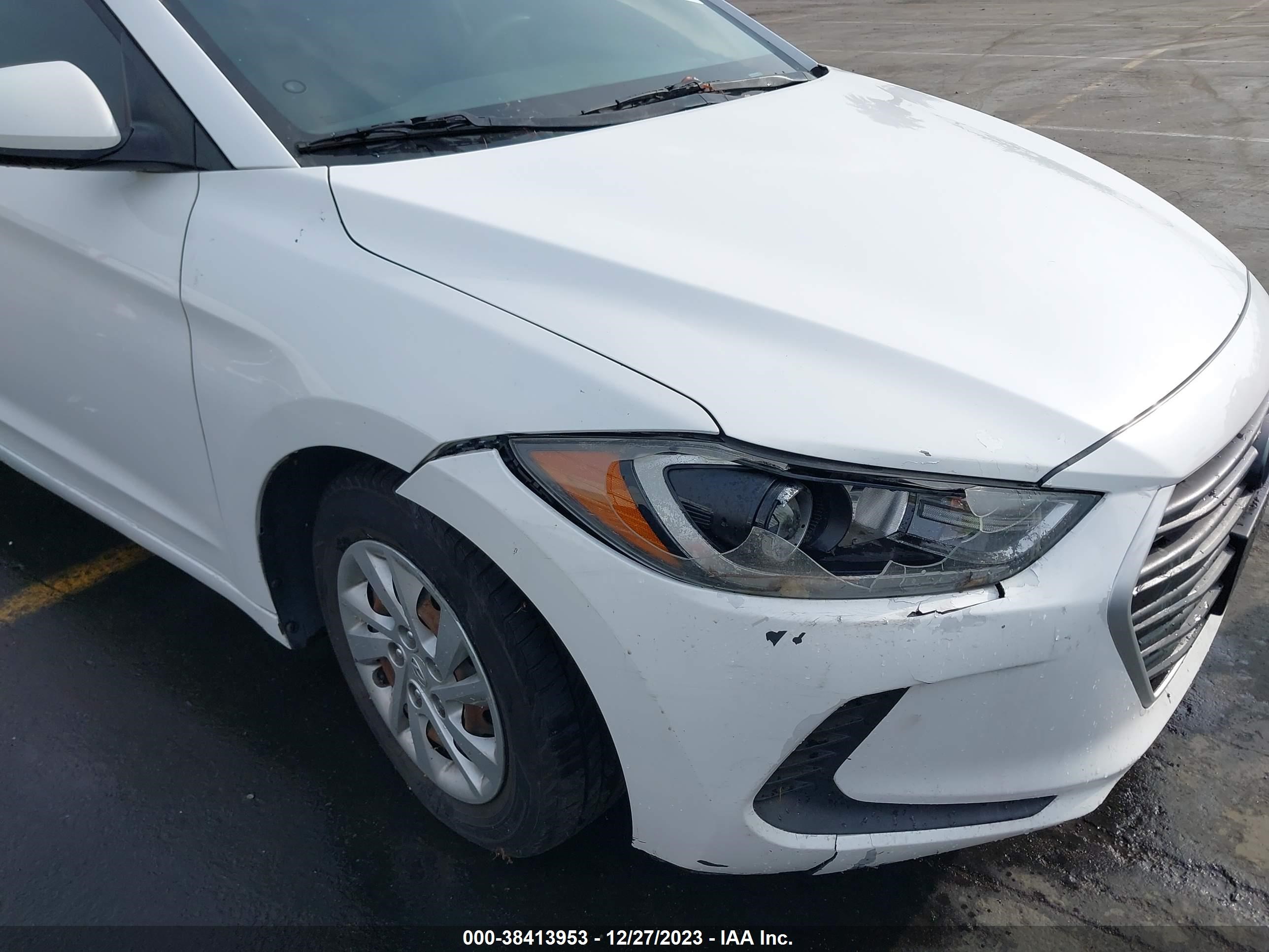 Photo 5 VIN: 5NPD74LF7HH153591 - HYUNDAI ELANTRA 