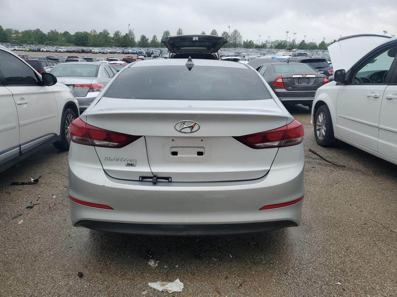 Photo 5 VIN: 5NPD74LF7HH155468 - HYUNDAI ELANTRA 