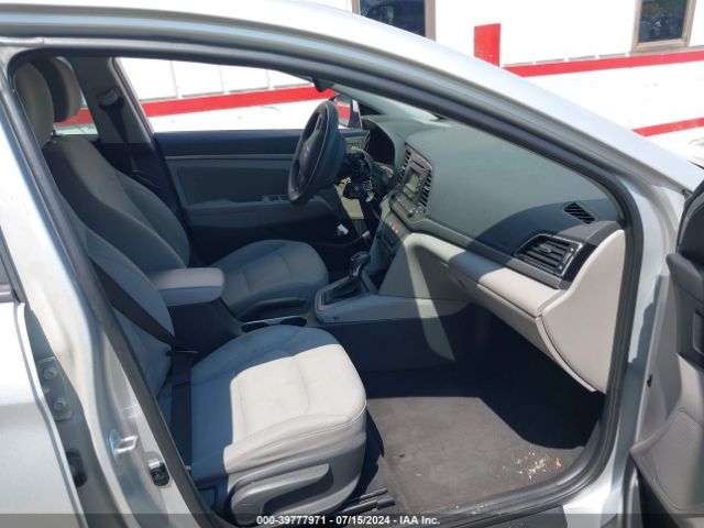 Photo 4 VIN: 5NPD74LF7HH176126 - HYUNDAI ELANTRA 