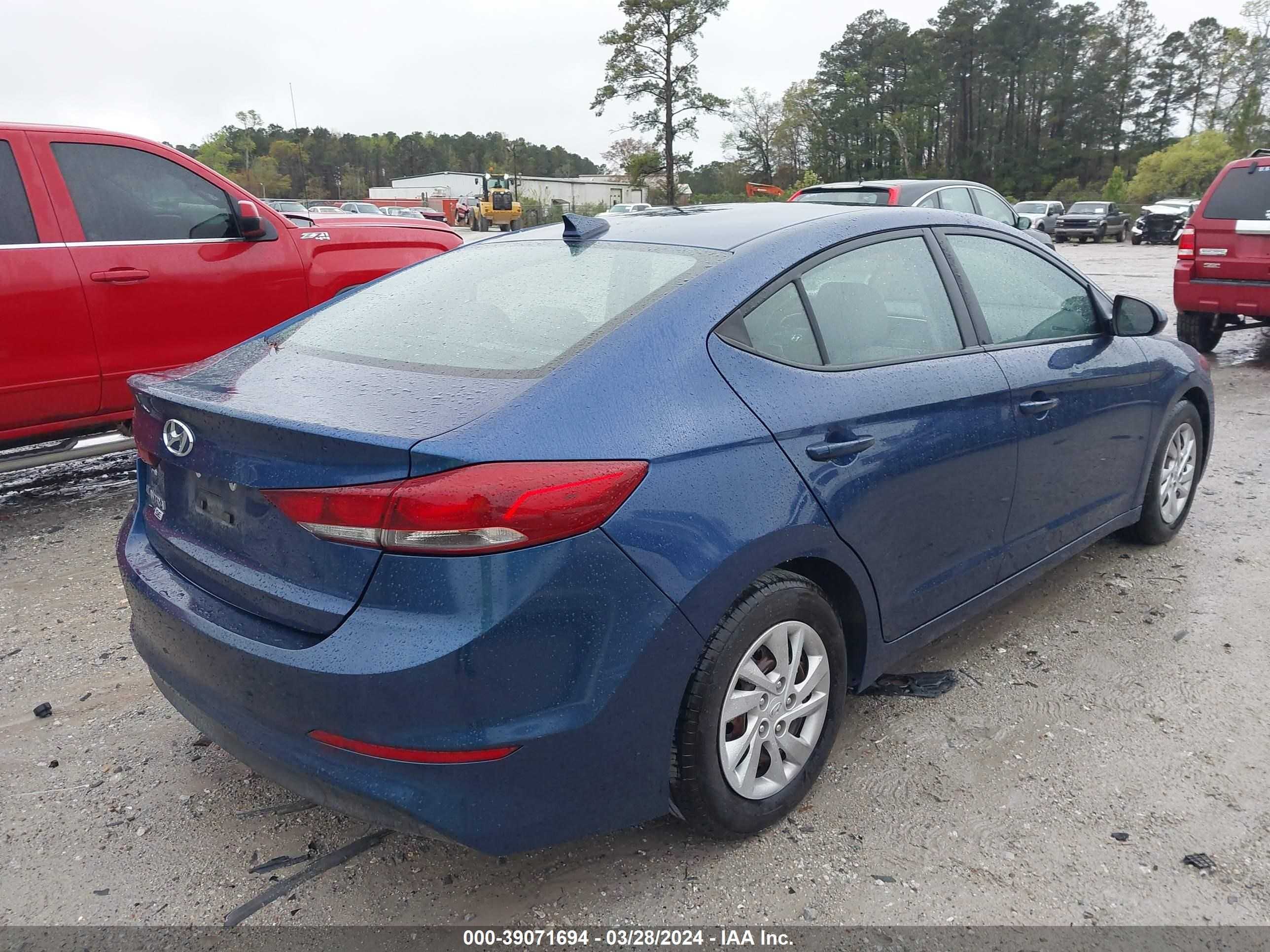 Photo 3 VIN: 5NPD74LF7HH182735 - HYUNDAI ELANTRA 