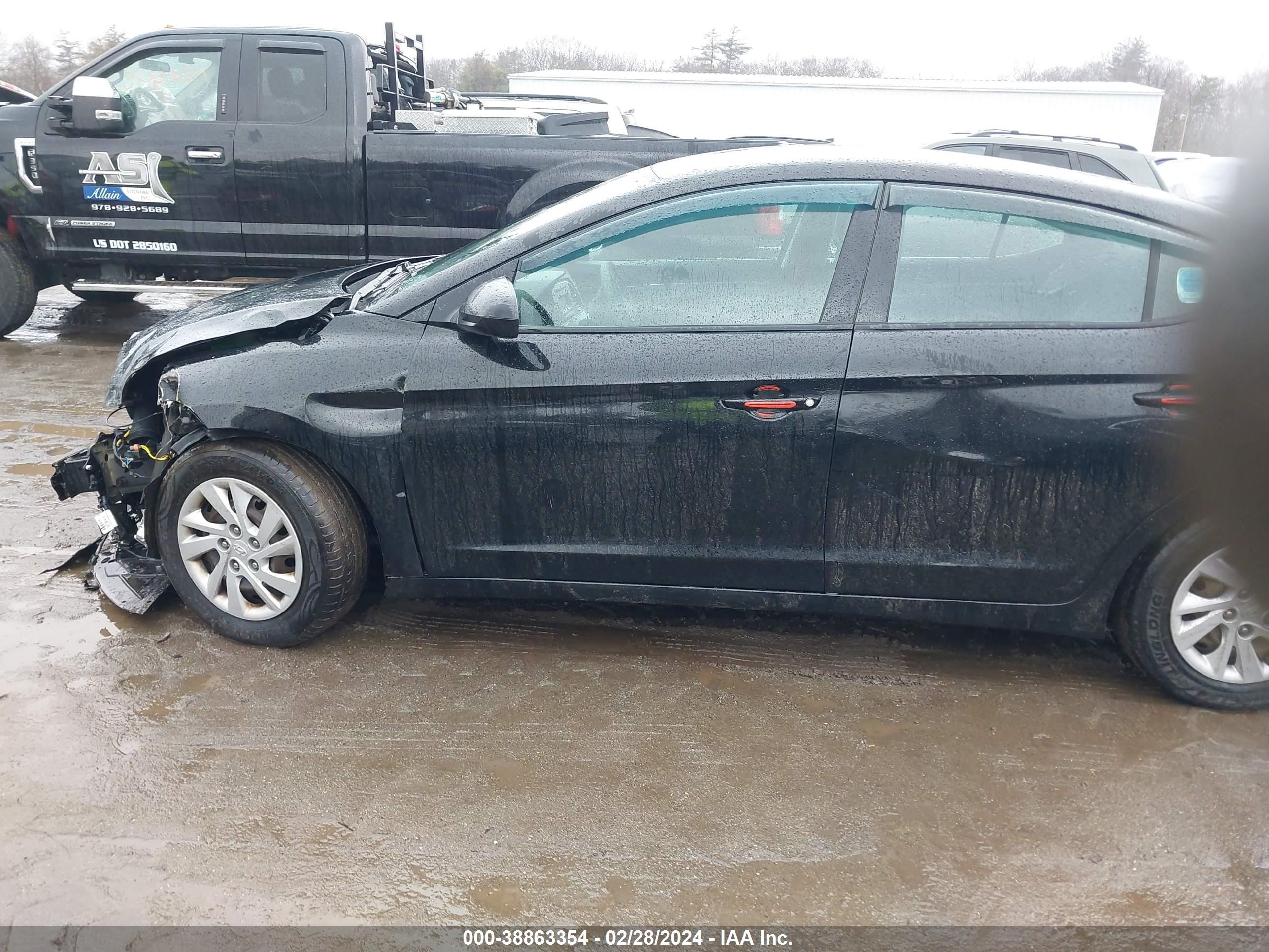 Photo 13 VIN: 5NPD74LF7JH245693 - HYUNDAI ELANTRA 