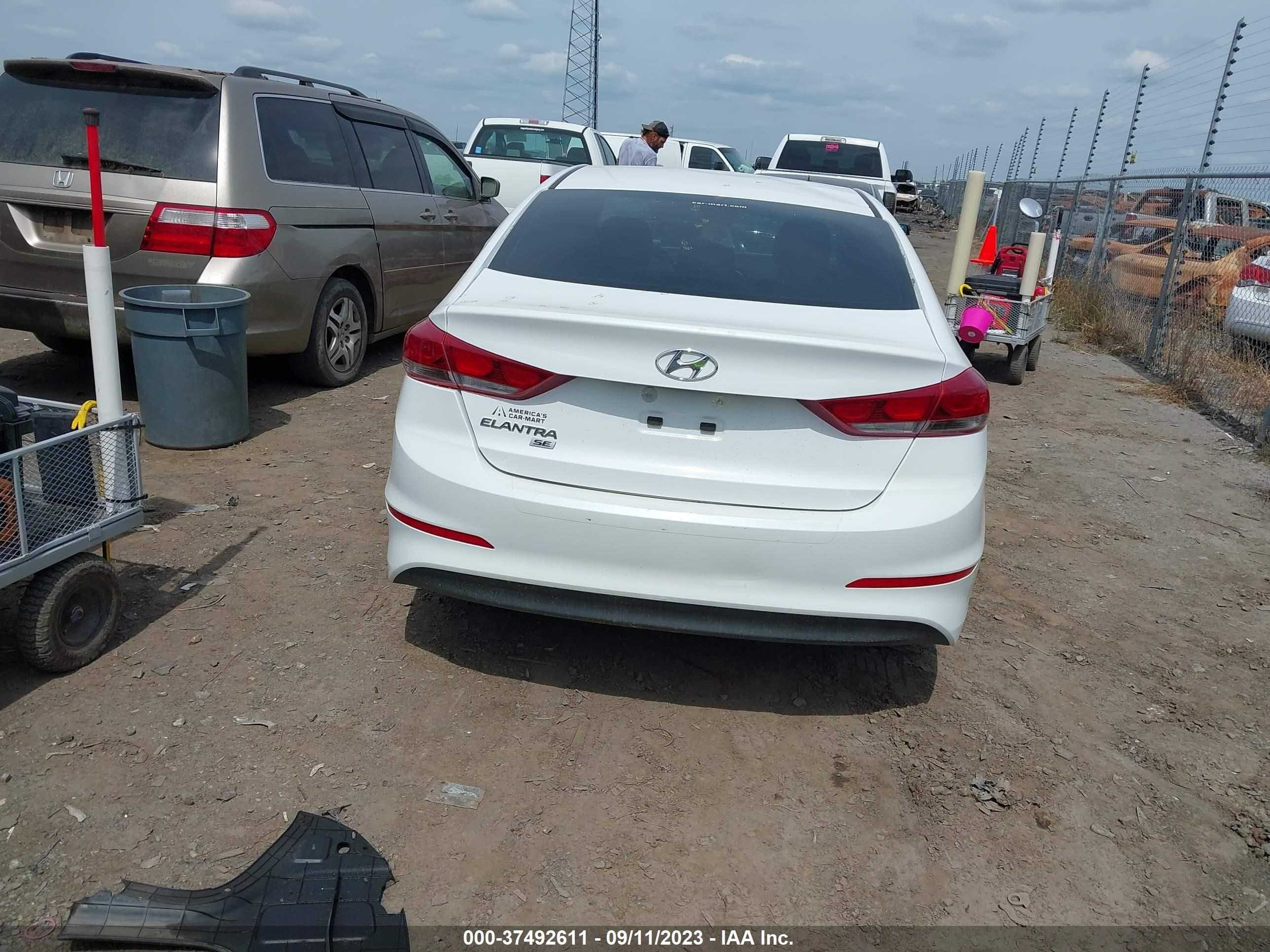 Photo 14 VIN: 5NPD74LF7JH251526 - HYUNDAI ELANTRA 