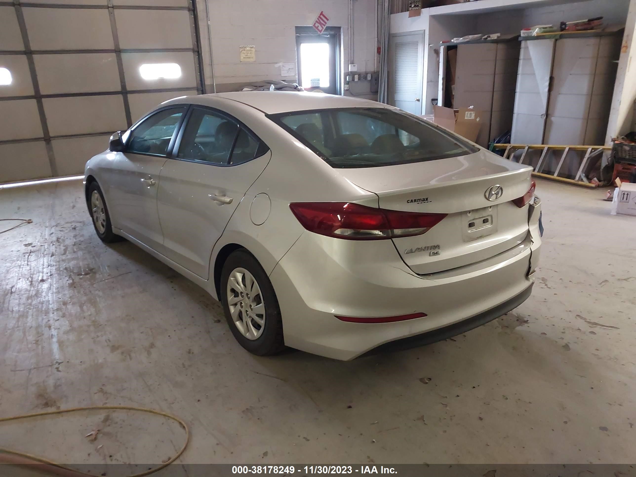 Photo 2 VIN: 5NPD74LF7JH282825 - HYUNDAI ELANTRA 