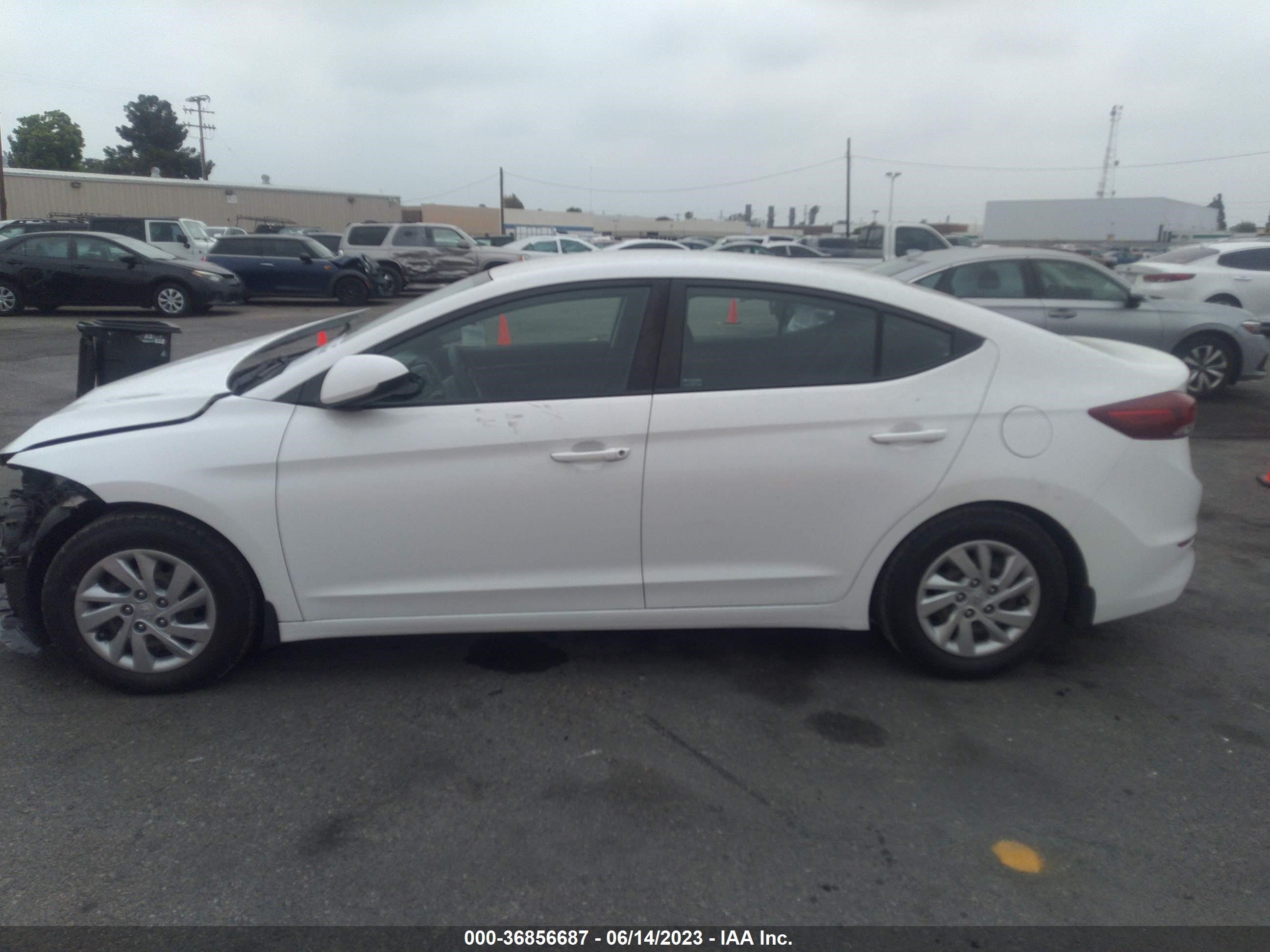 Photo 13 VIN: 5NPD74LF7JH298894 - HYUNDAI ELANTRA 