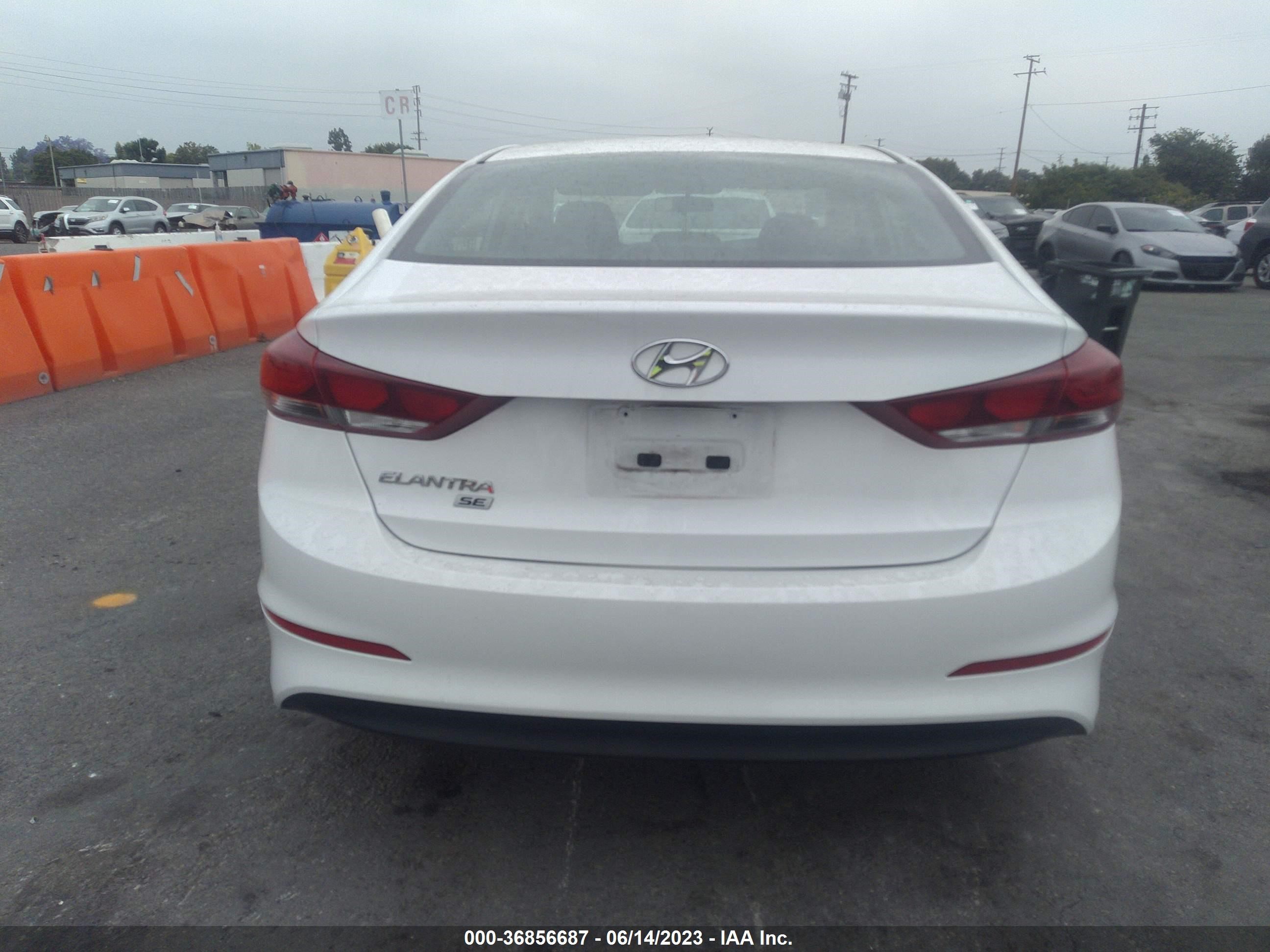 Photo 15 VIN: 5NPD74LF7JH298894 - HYUNDAI ELANTRA 