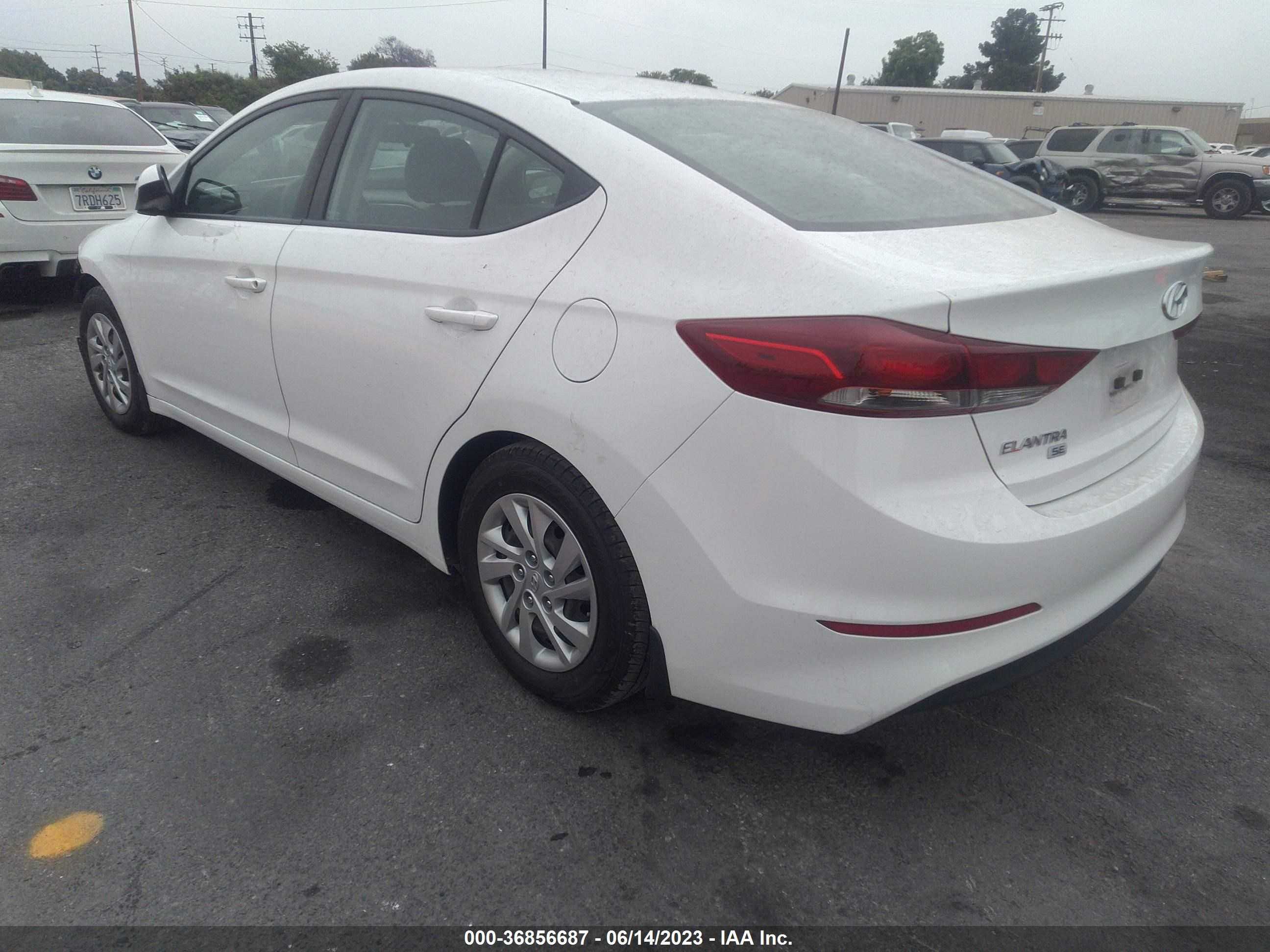 Photo 2 VIN: 5NPD74LF7JH298894 - HYUNDAI ELANTRA 