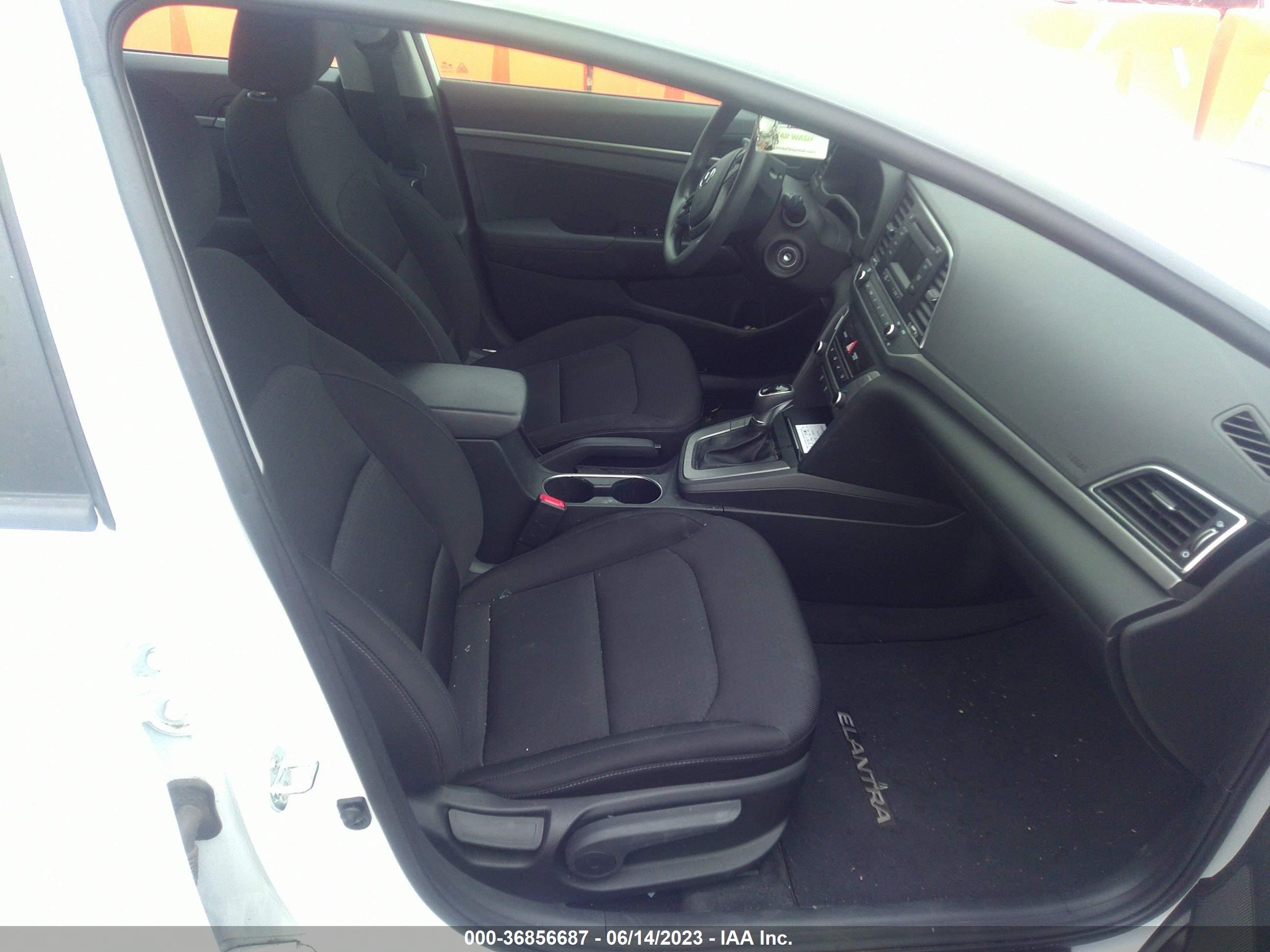 Photo 4 VIN: 5NPD74LF7JH298894 - HYUNDAI ELANTRA 