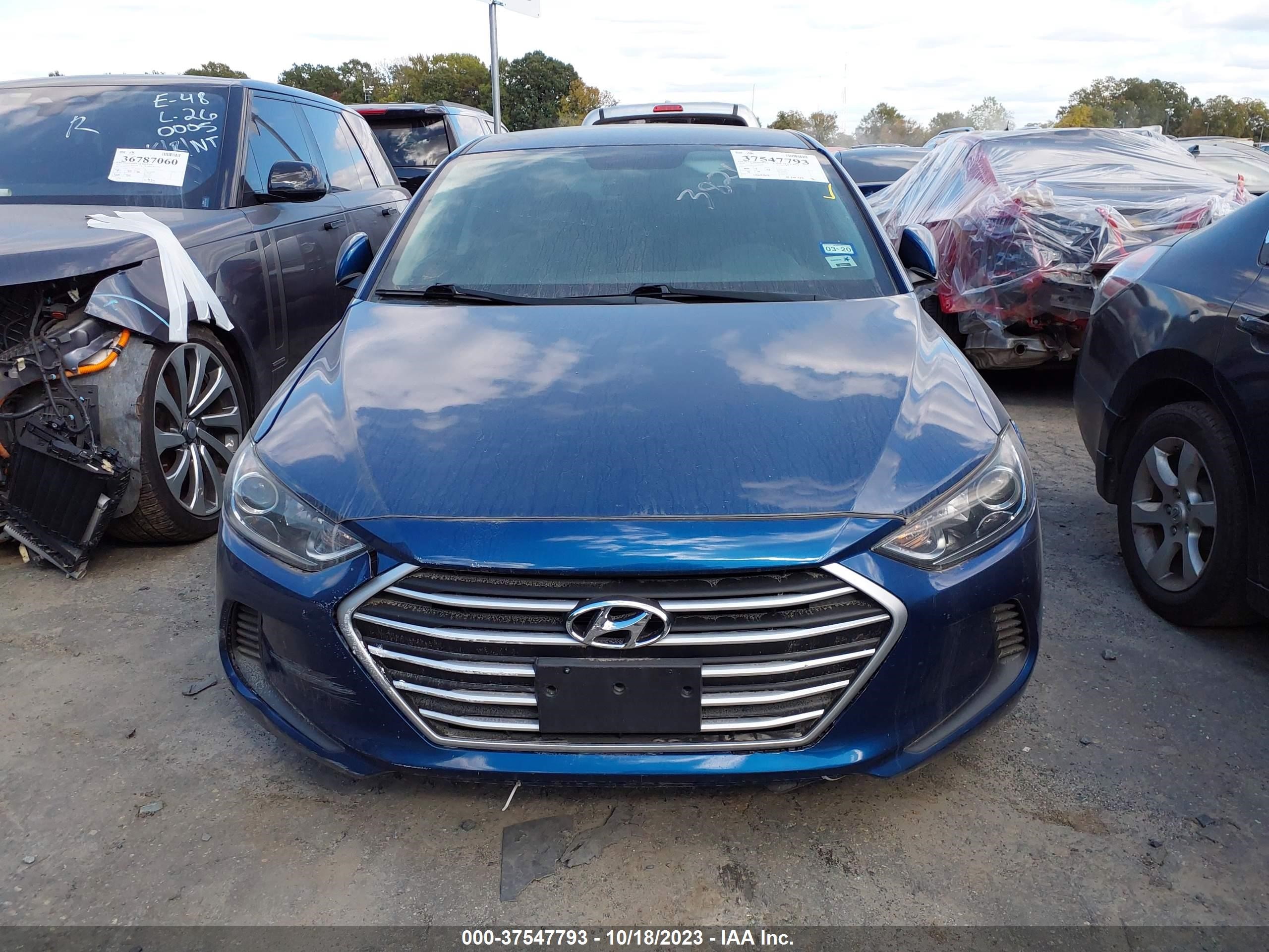 Photo 11 VIN: 5NPD74LF7JH323826 - HYUNDAI ELANTRA 