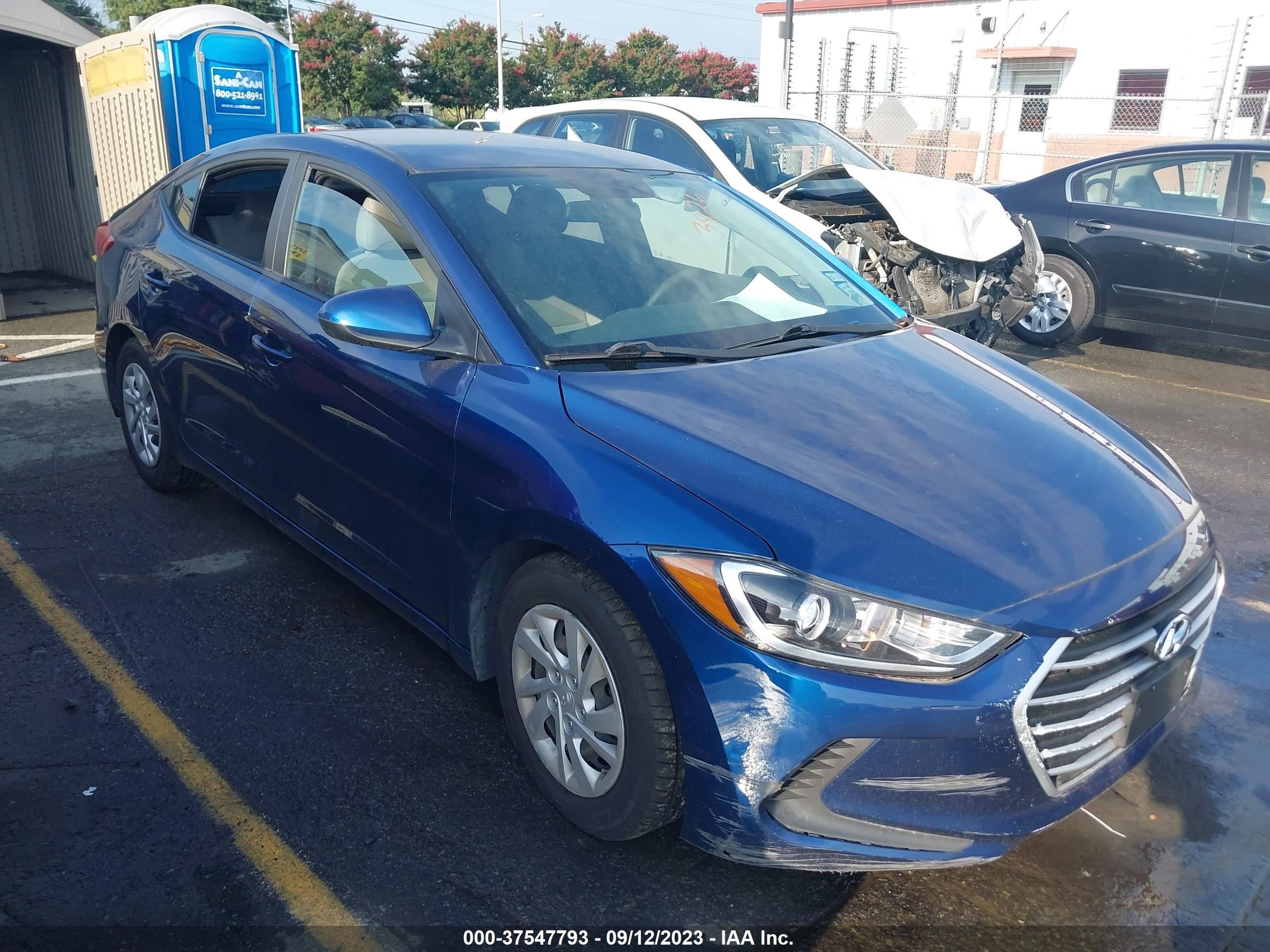 Photo 13 VIN: 5NPD74LF7JH323826 - HYUNDAI ELANTRA 