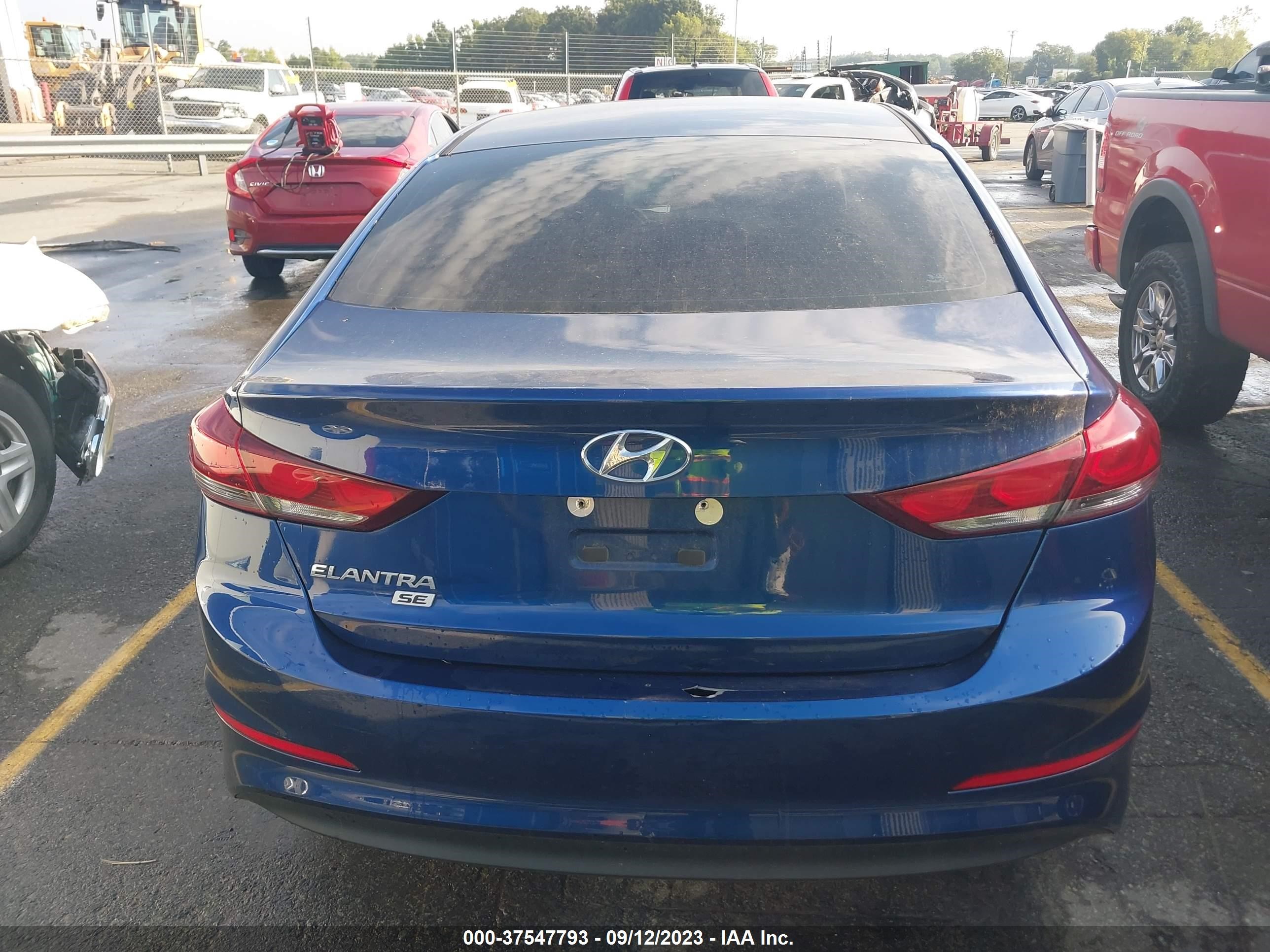 Photo 16 VIN: 5NPD74LF7JH323826 - HYUNDAI ELANTRA 