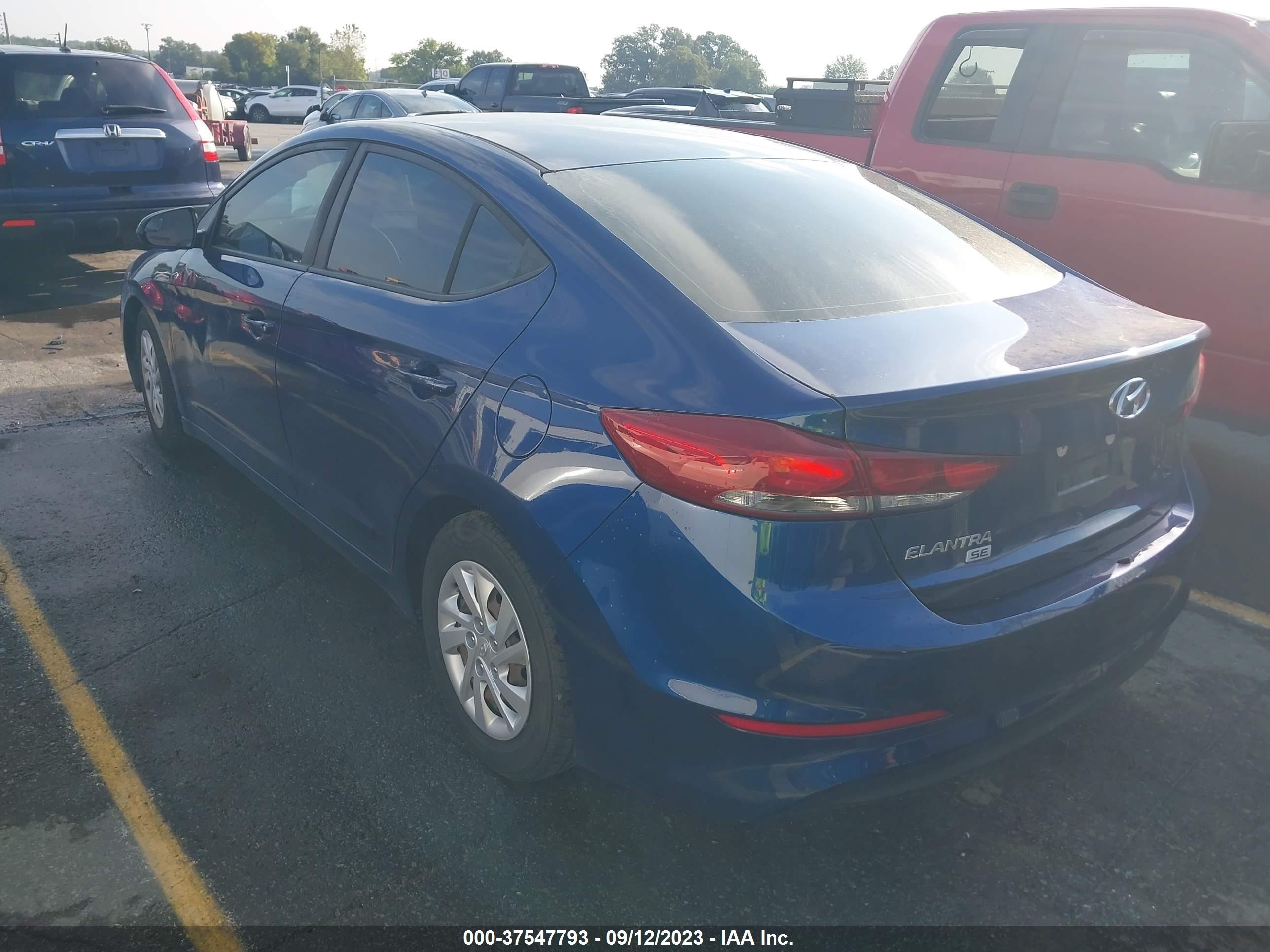 Photo 2 VIN: 5NPD74LF7JH323826 - HYUNDAI ELANTRA 