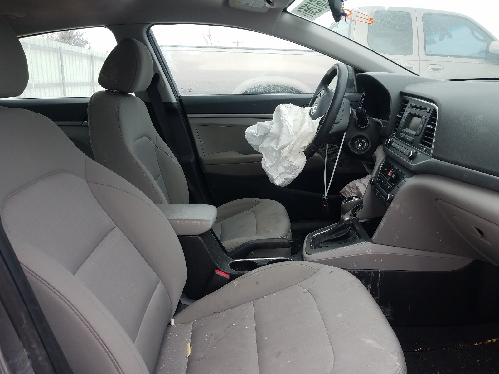 Photo 4 VIN: 5NPD74LF7JH352226 - HYUNDAI ELANTRA SE 