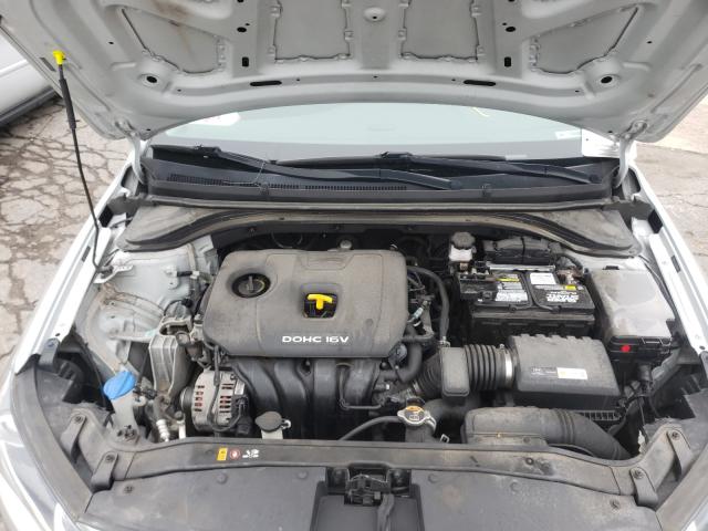 Photo 6 VIN: 5NPD74LF7JH356034 - HYUNDAI ELANTRA SE 