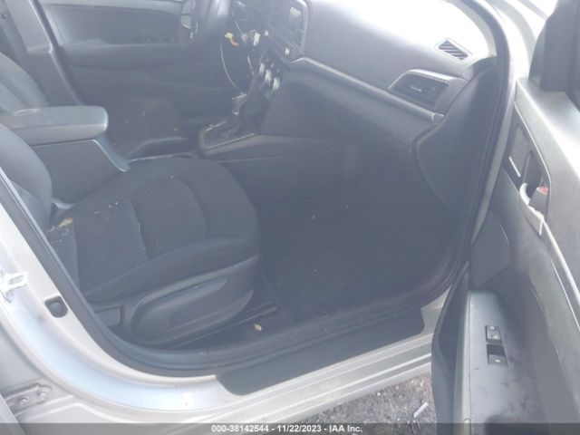 Photo 4 VIN: 5NPD74LF7KH480709 - HYUNDAI ELANTRA 