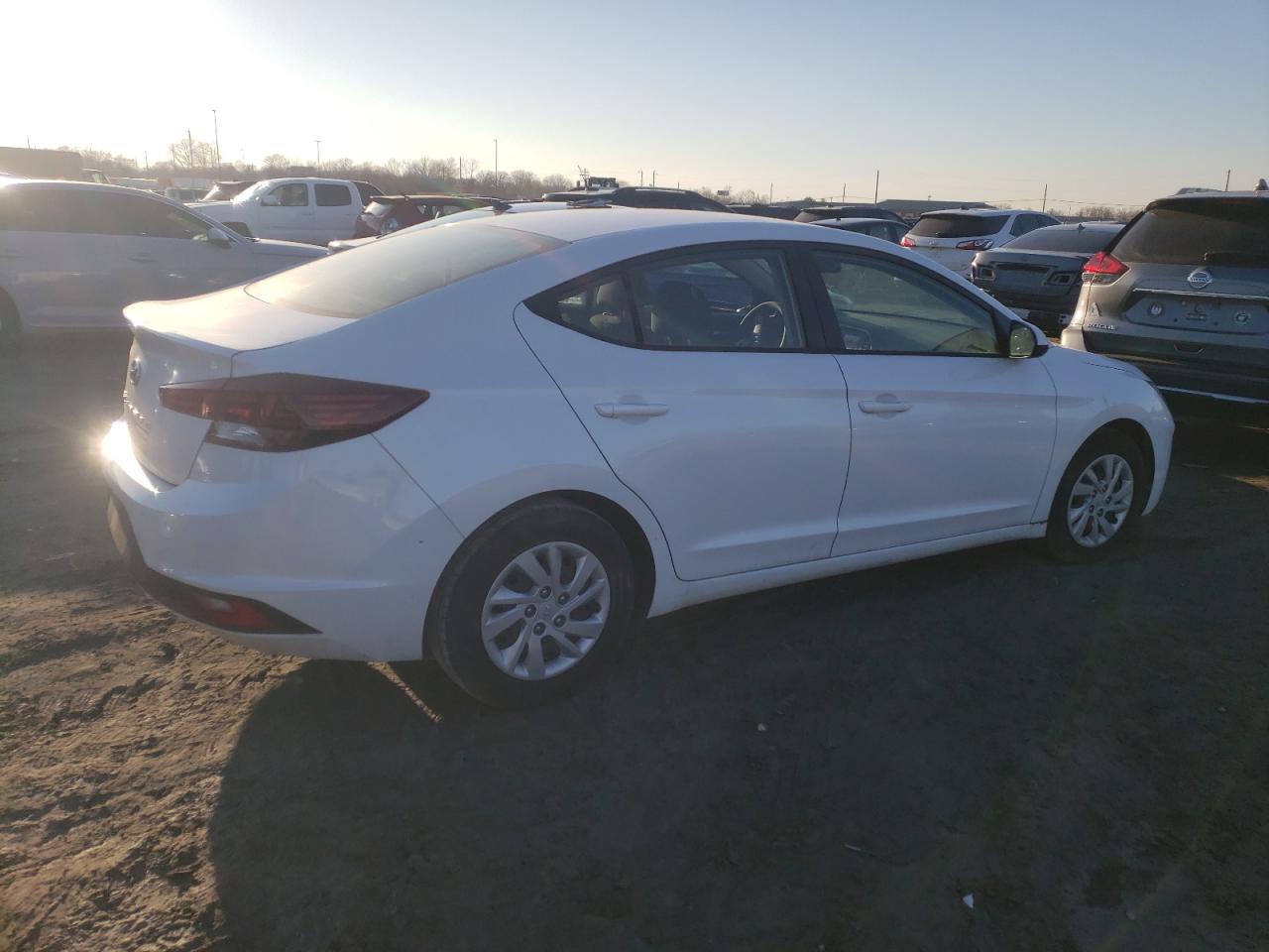 Photo 2 VIN: 5NPD74LF7LH498404 - HYUNDAI ELANTRA 