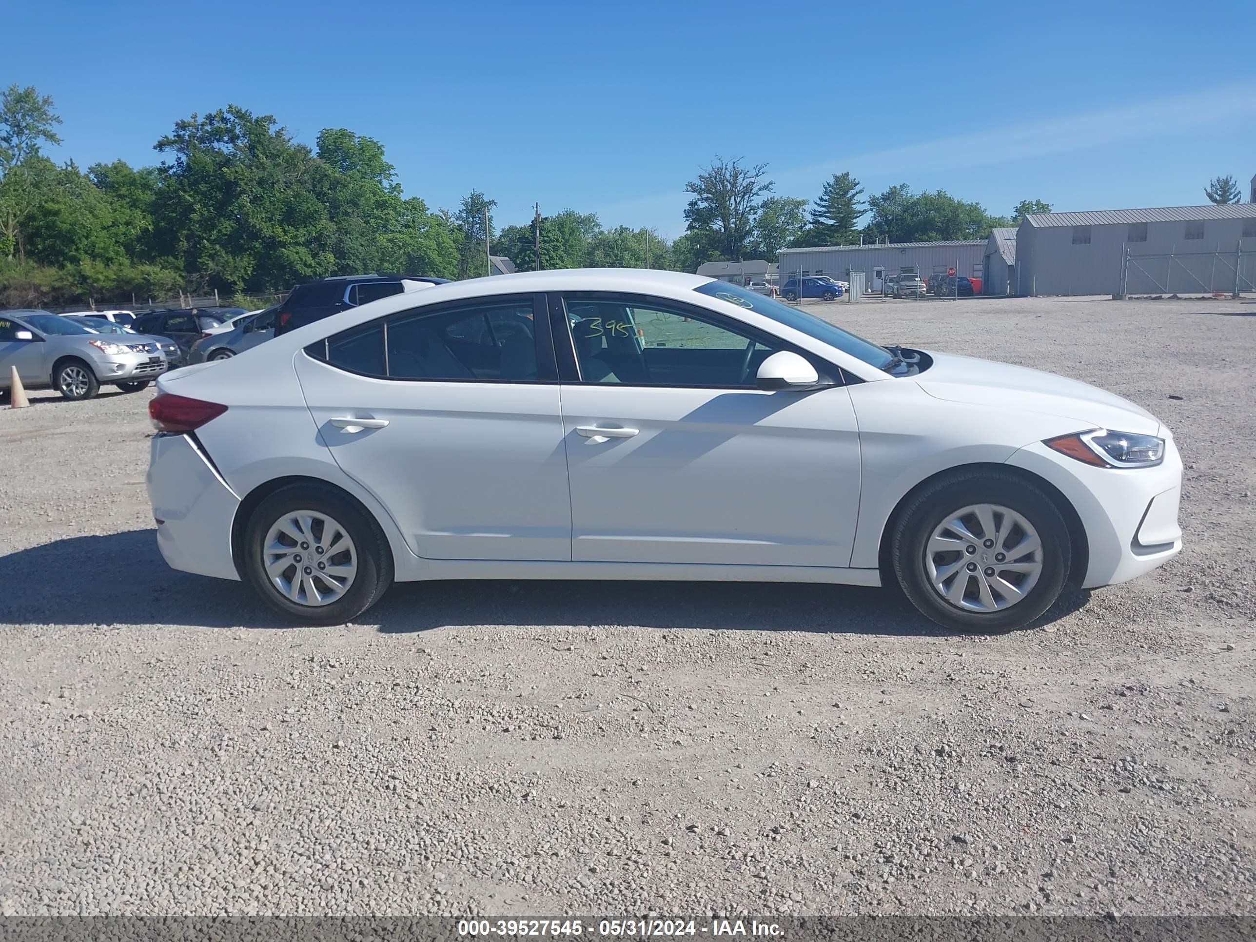 Photo 12 VIN: 5NPD74LF8HH048428 - HYUNDAI ELANTRA 