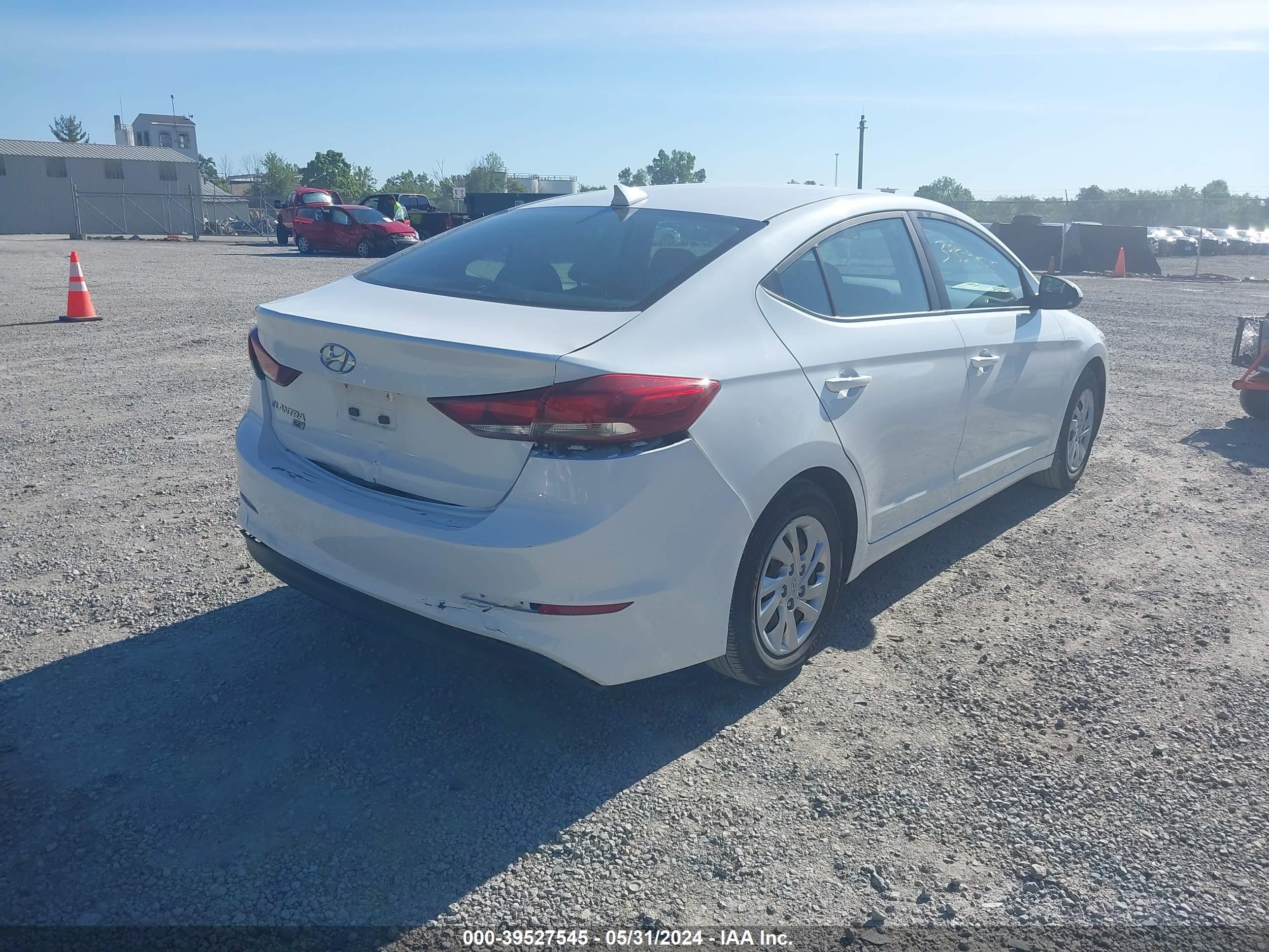 Photo 3 VIN: 5NPD74LF8HH048428 - HYUNDAI ELANTRA 