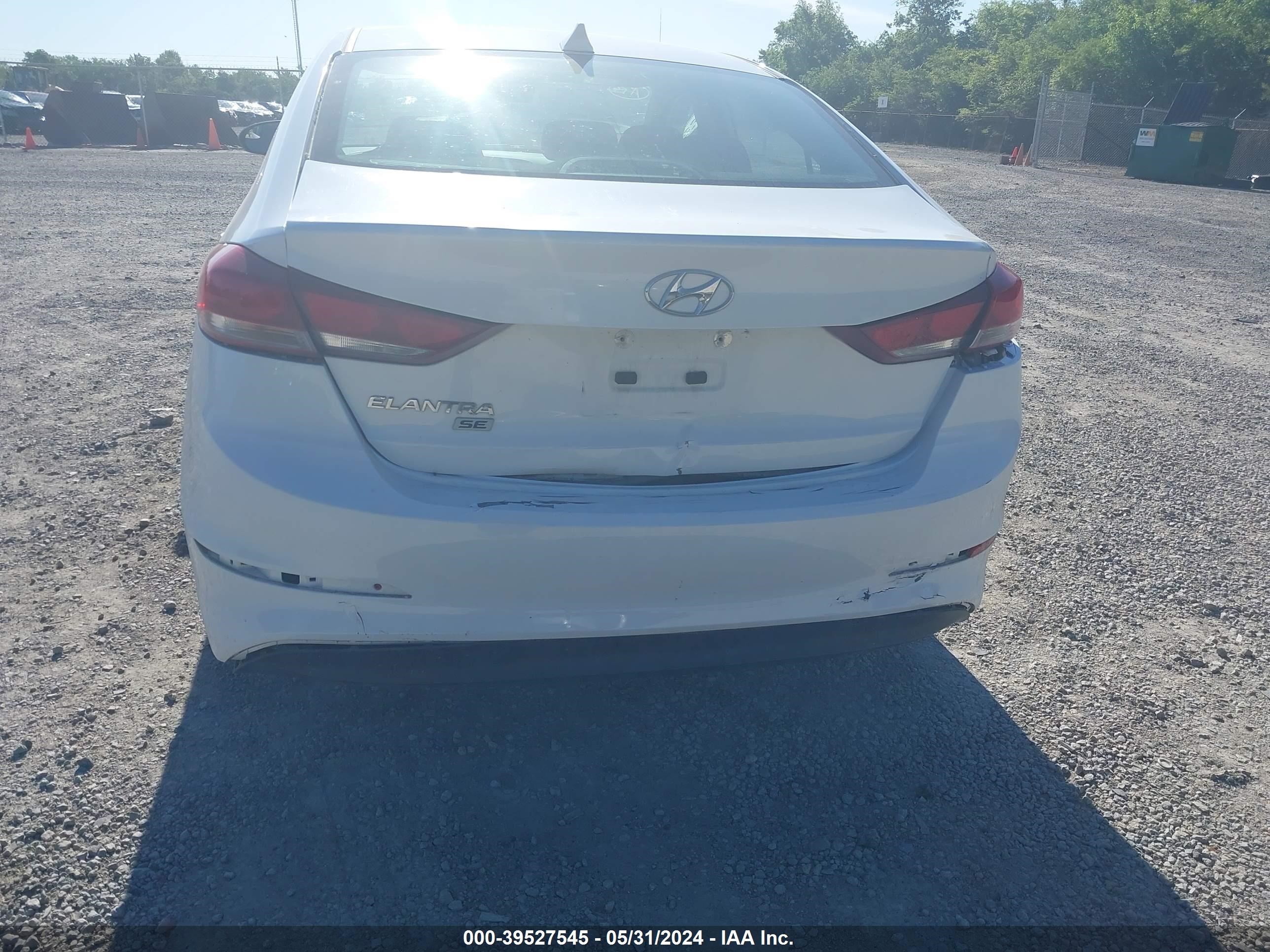 Photo 5 VIN: 5NPD74LF8HH048428 - HYUNDAI ELANTRA 