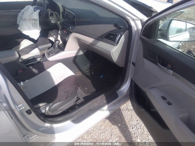 Photo 4 VIN: 5NPD74LF8HH102715 - HYUNDAI ELANTRA 