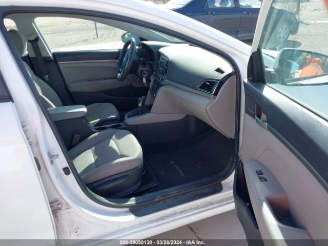 Photo 4 VIN: 5NPD74LF8HH132233 - HYUNDAI ELANTRA 