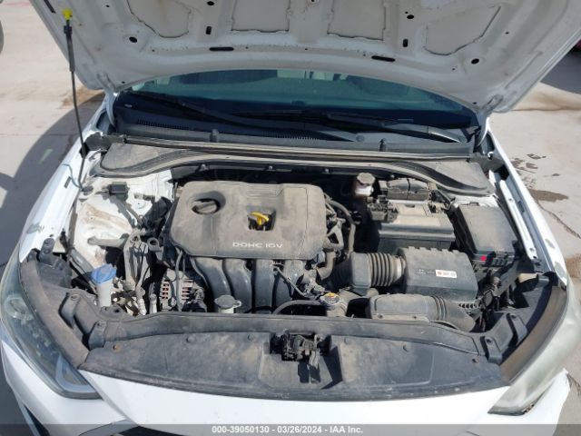 Photo 9 VIN: 5NPD74LF8HH132233 - HYUNDAI ELANTRA 